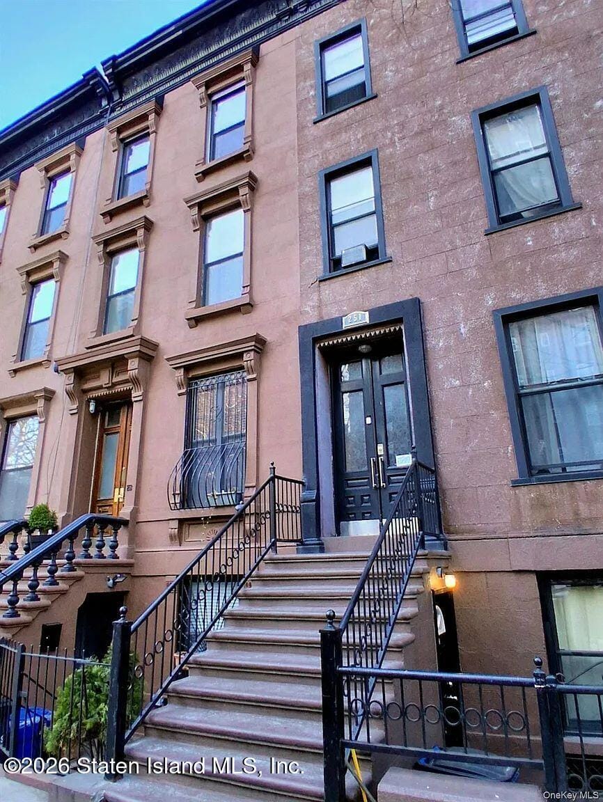 251 W 131st Street Image 3