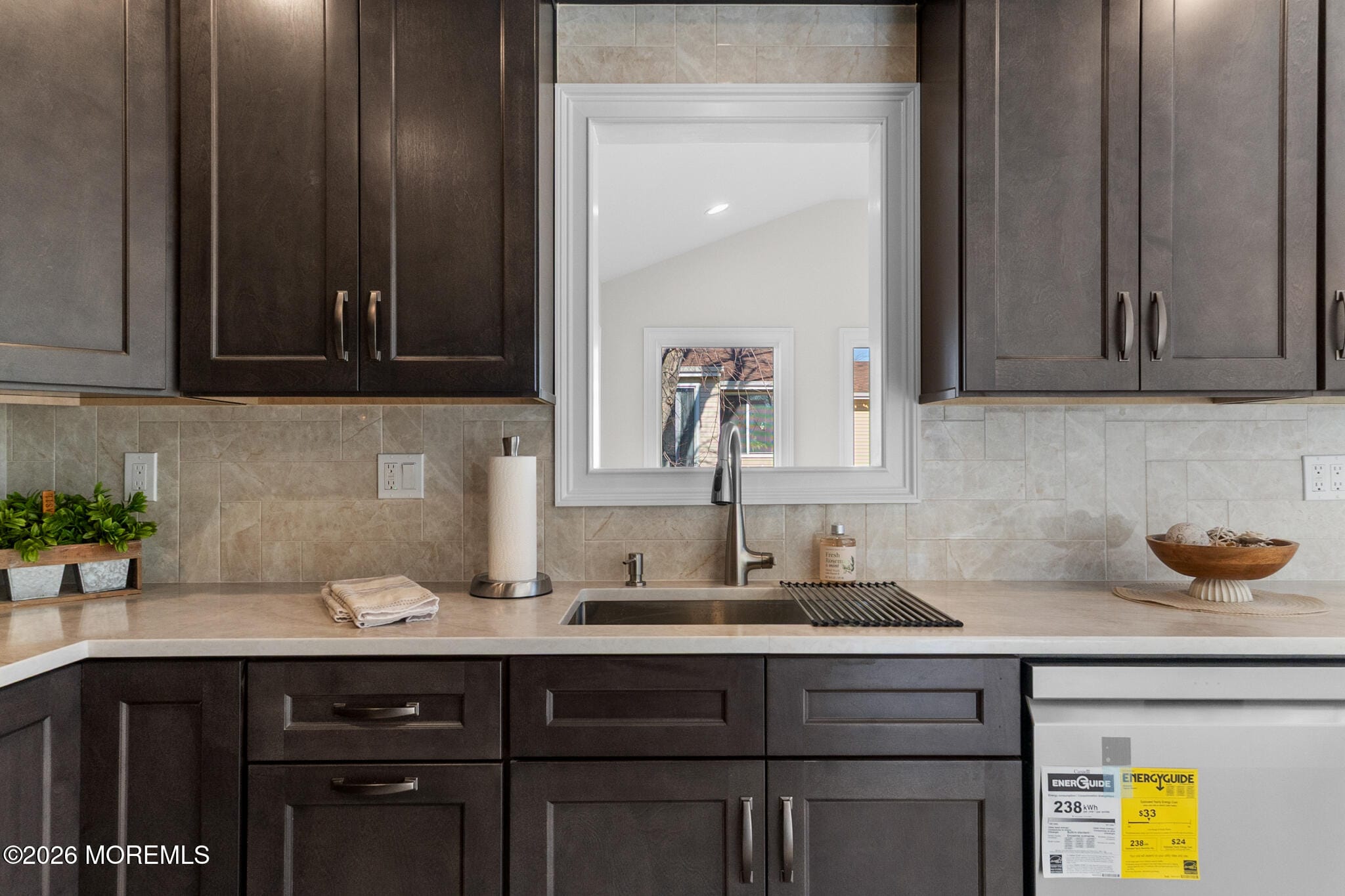 398 Fuchsia Plaza 398C Image 3