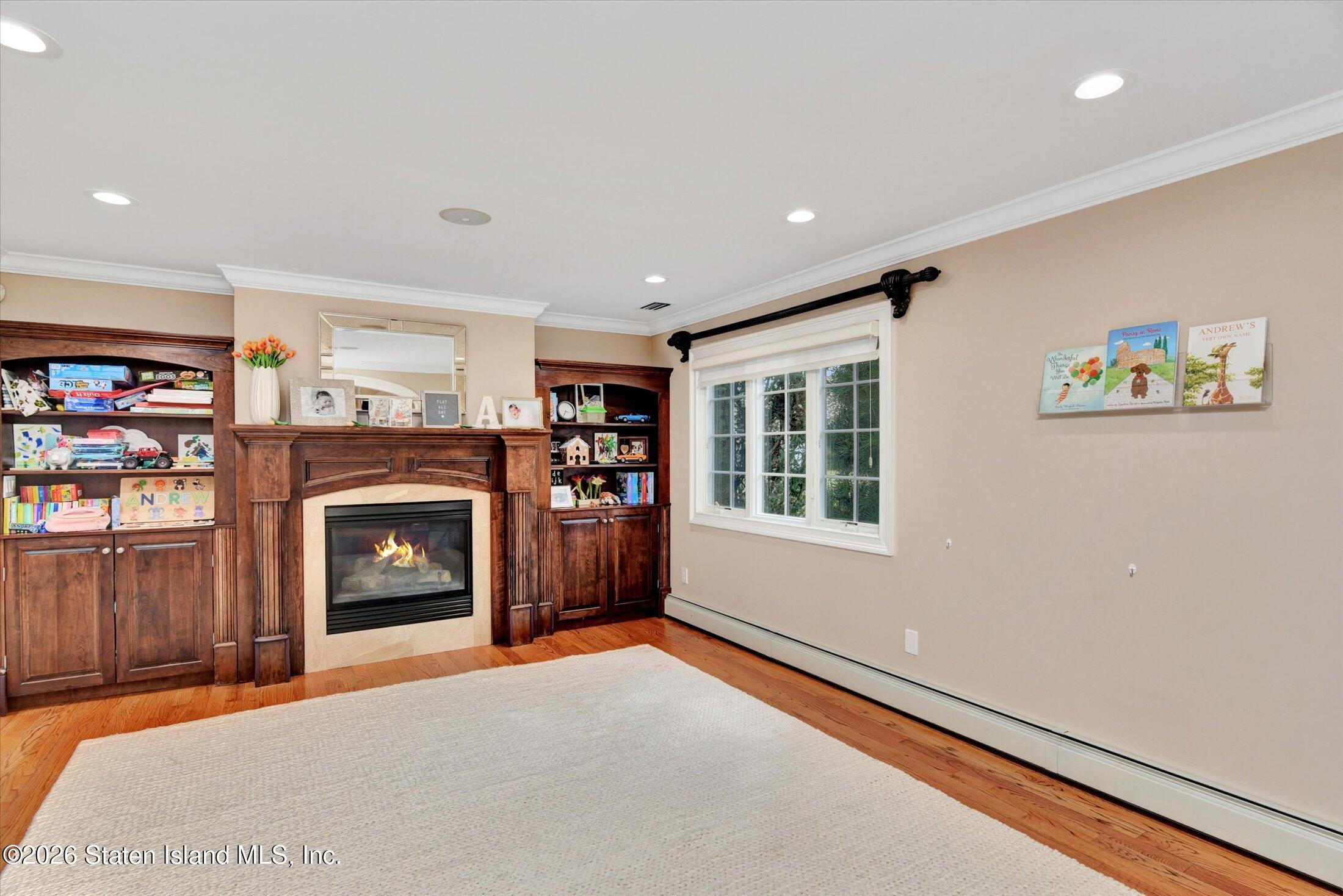 215 Lawrence Avenue Image 5