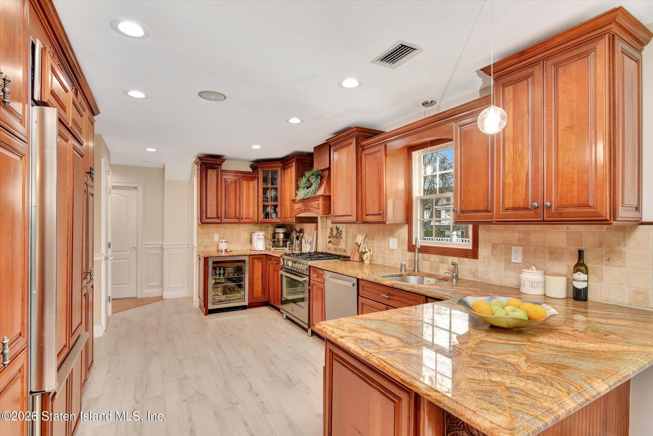 215 Lawrence Avenue, Staten Island, NY, 10310 image 10