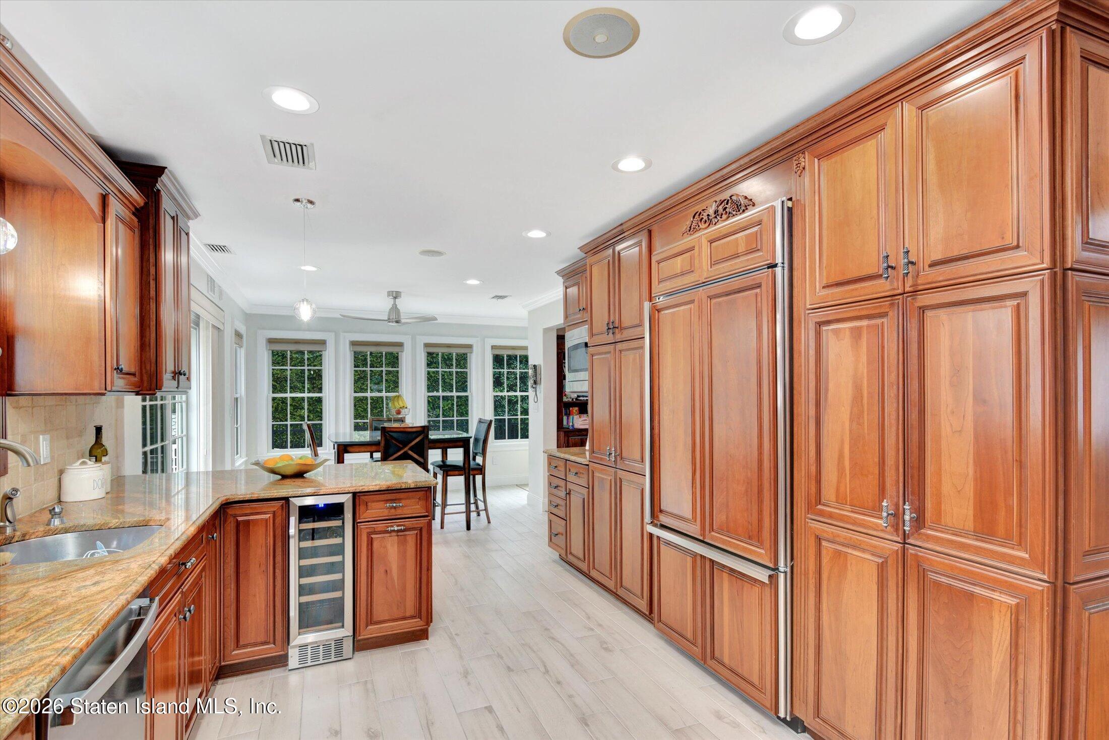 215 Lawrence Avenue, Staten Island, NY, 10310 image 9