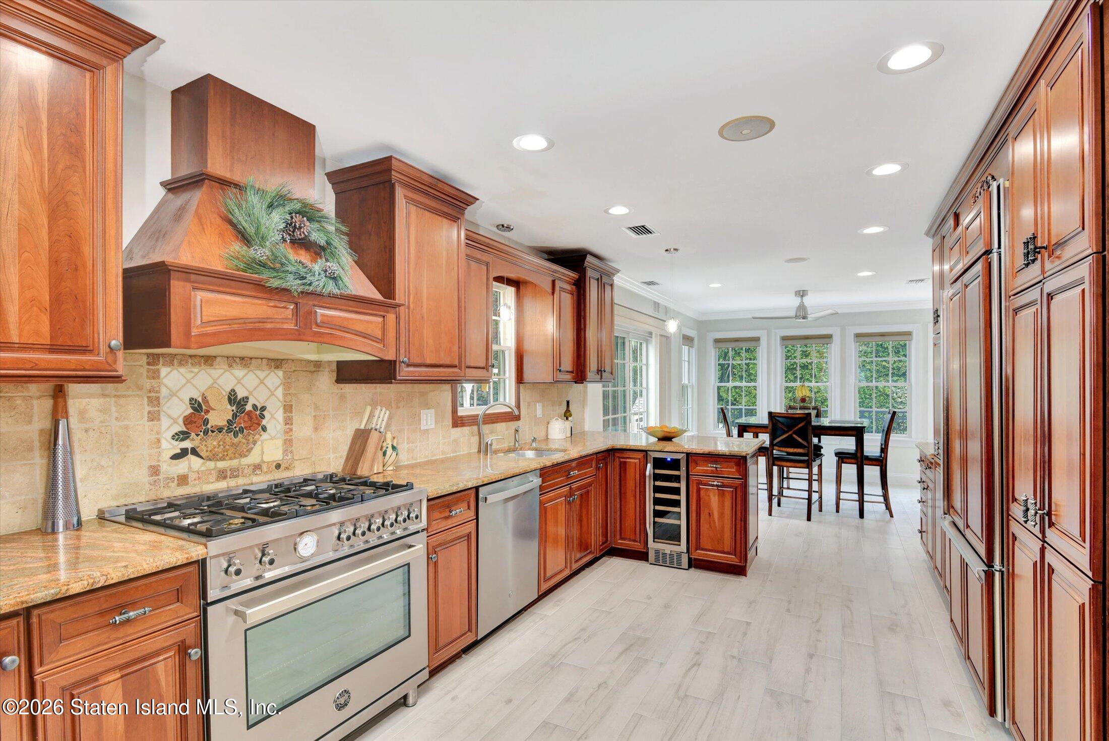 215 Lawrence Avenue, Staten Island, NY, 10310 image 8