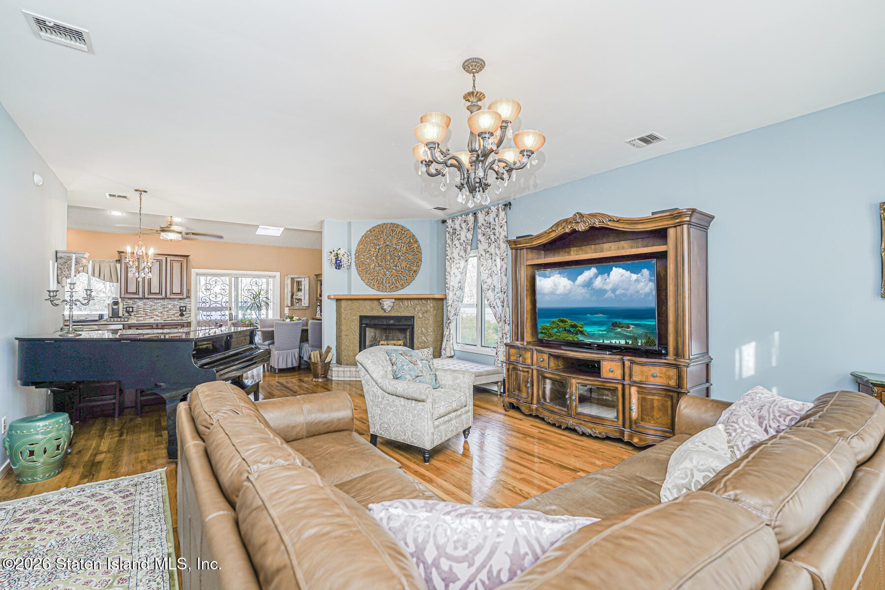 103 S Railroad Street Image 4