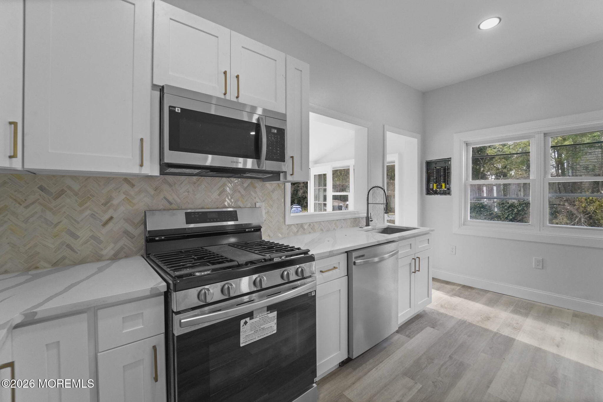 422 Forepeak Avenue Image 2