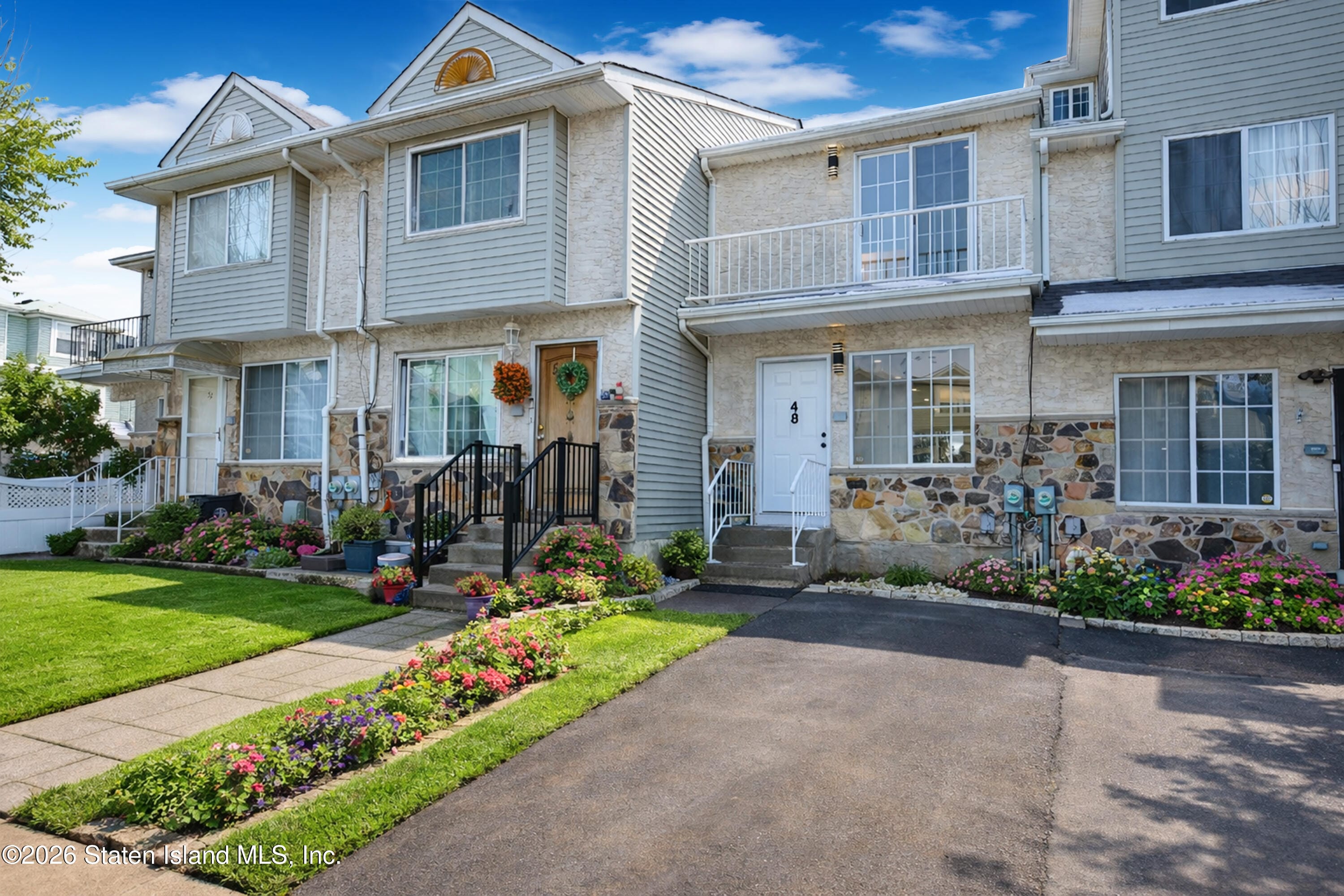 48 Studio Lane Image 4