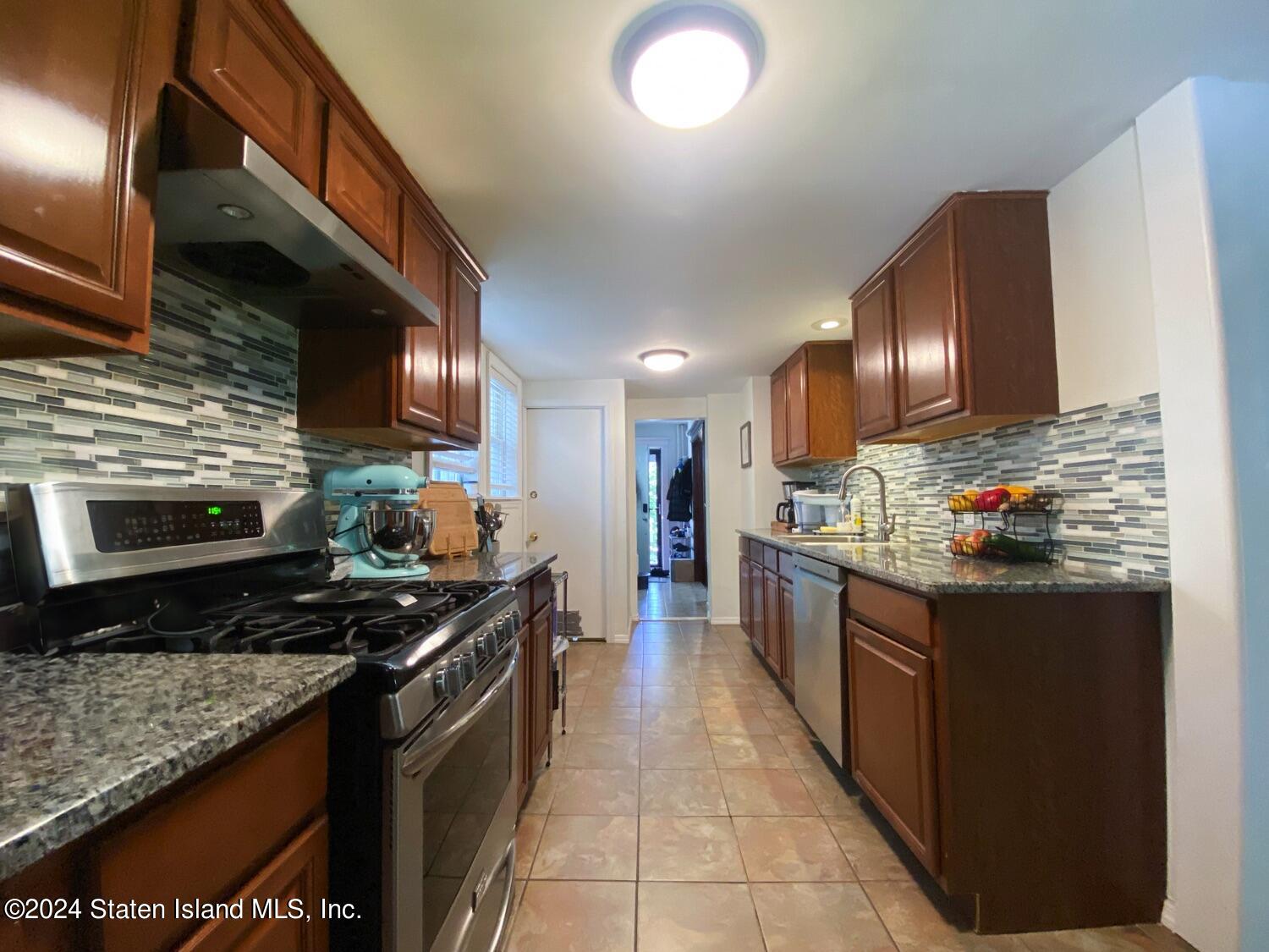 16 Bement Avenue, Staten Island, NY, 10310 image 9