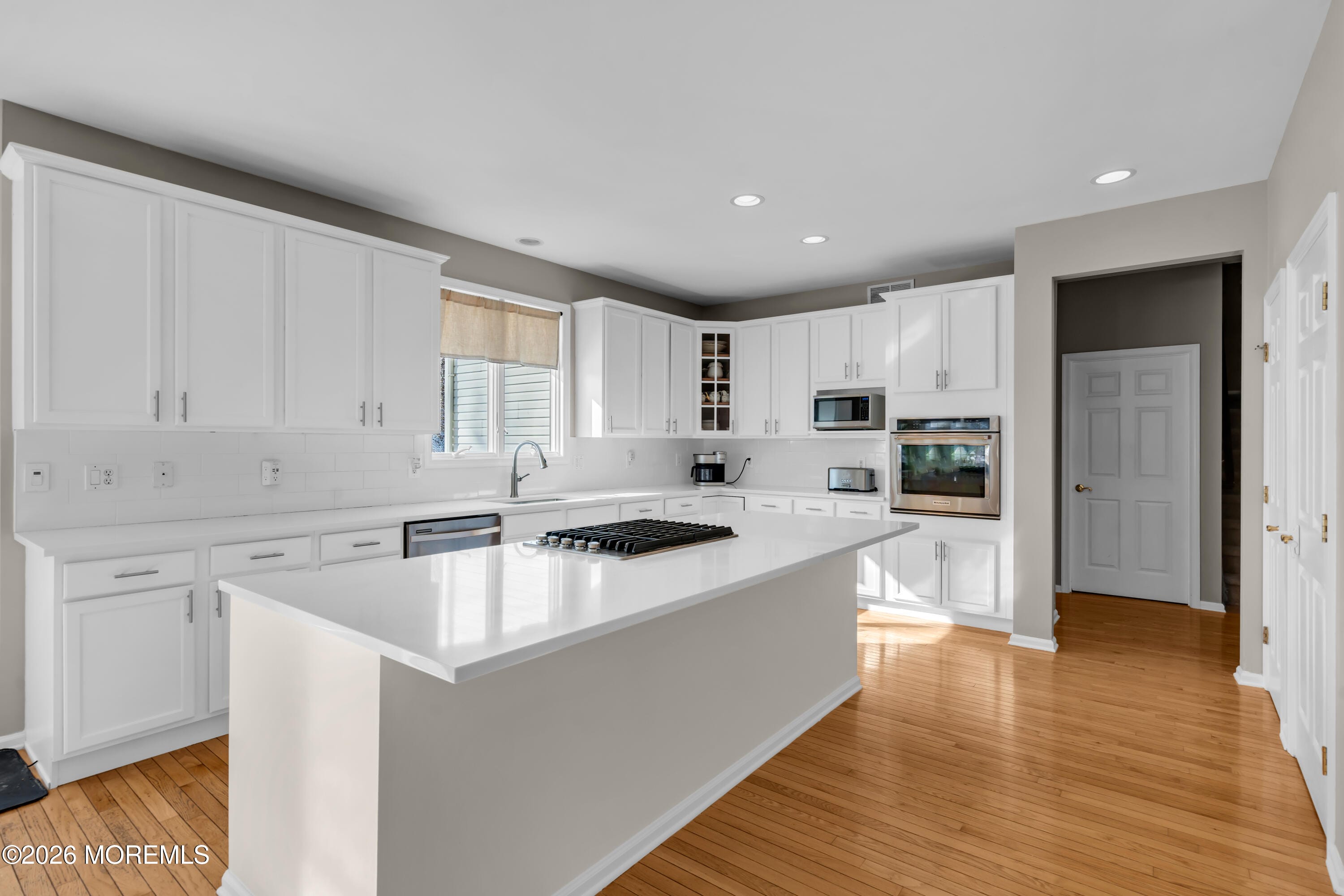 102 Blue Jay Court Image 5