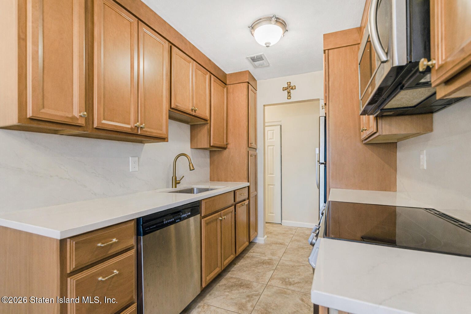 890 Armstrong Avenue 2-3, Staten Island, NY, 10308 image 9