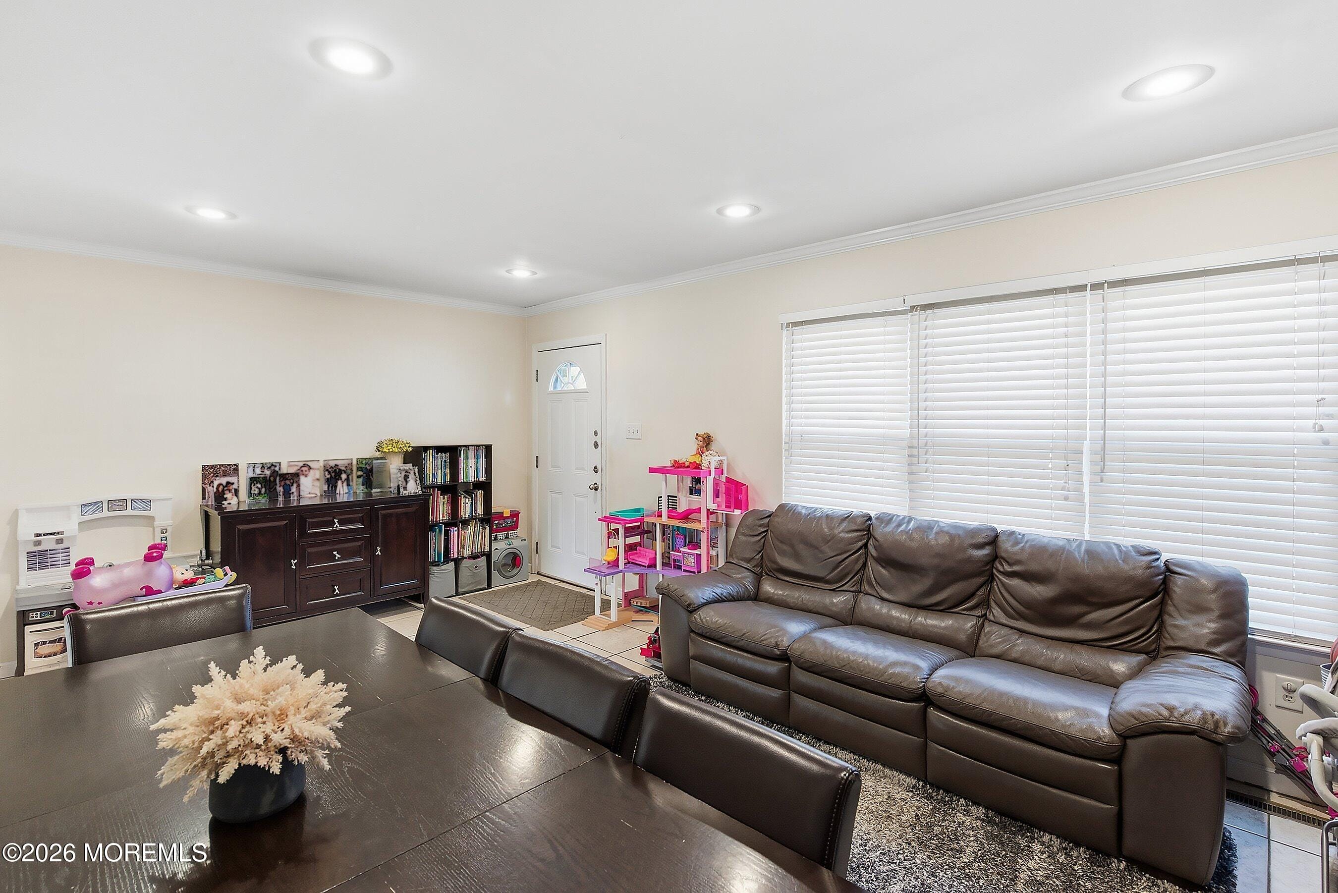 172 Williamsburg Lane Image 4