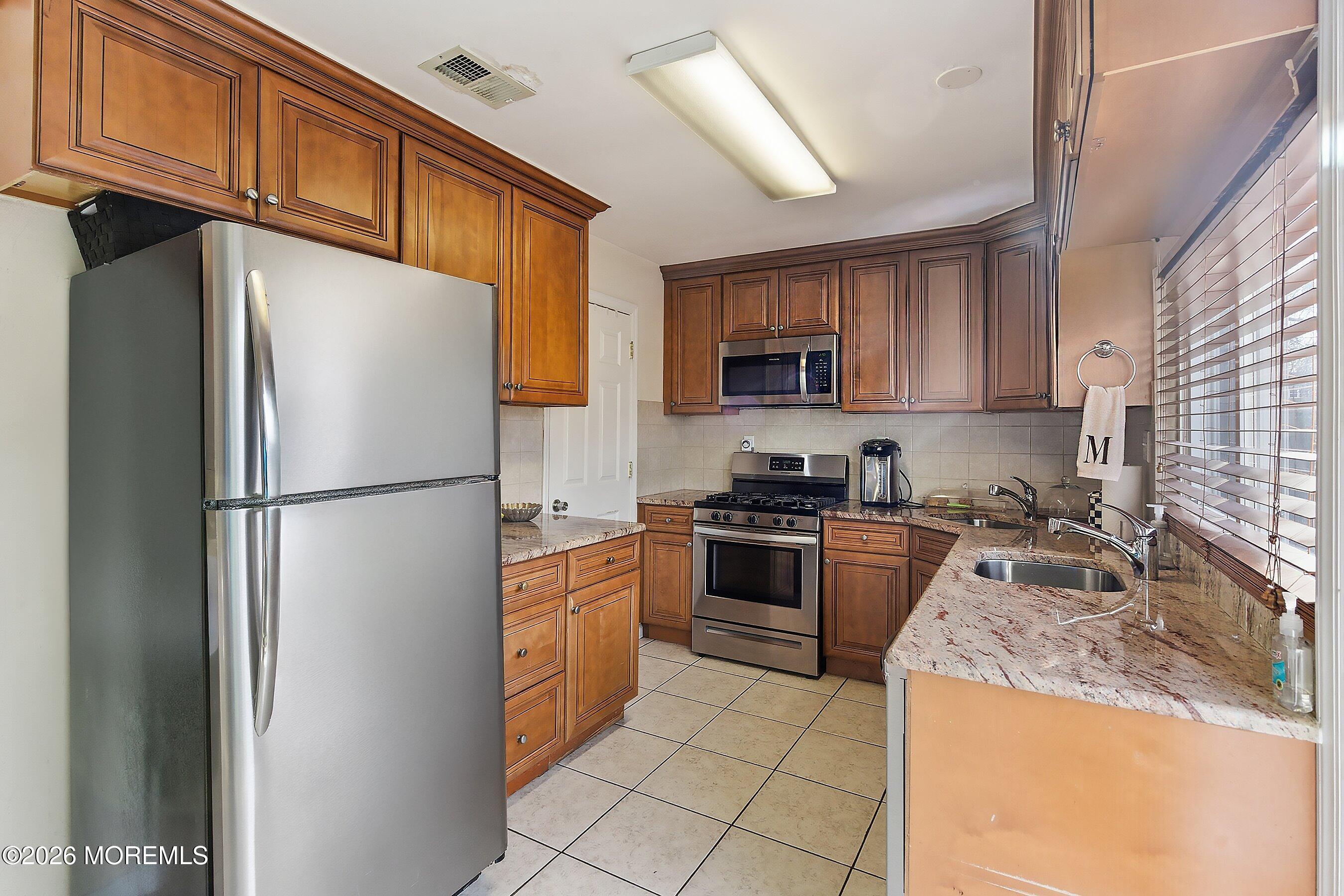 172 Williamsburg Lane, Lakewood, NJ, 08701 image 6