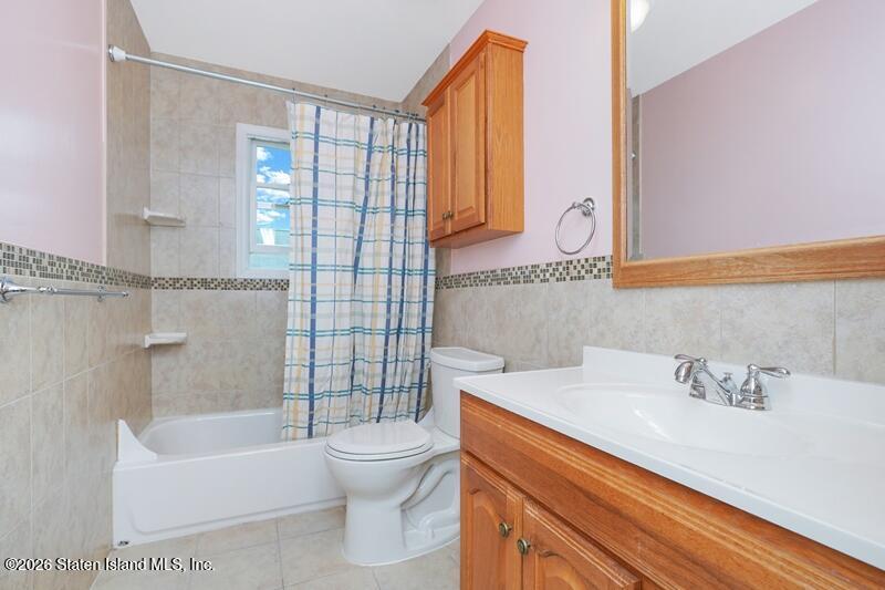 445 Stewart Avenue Image 3