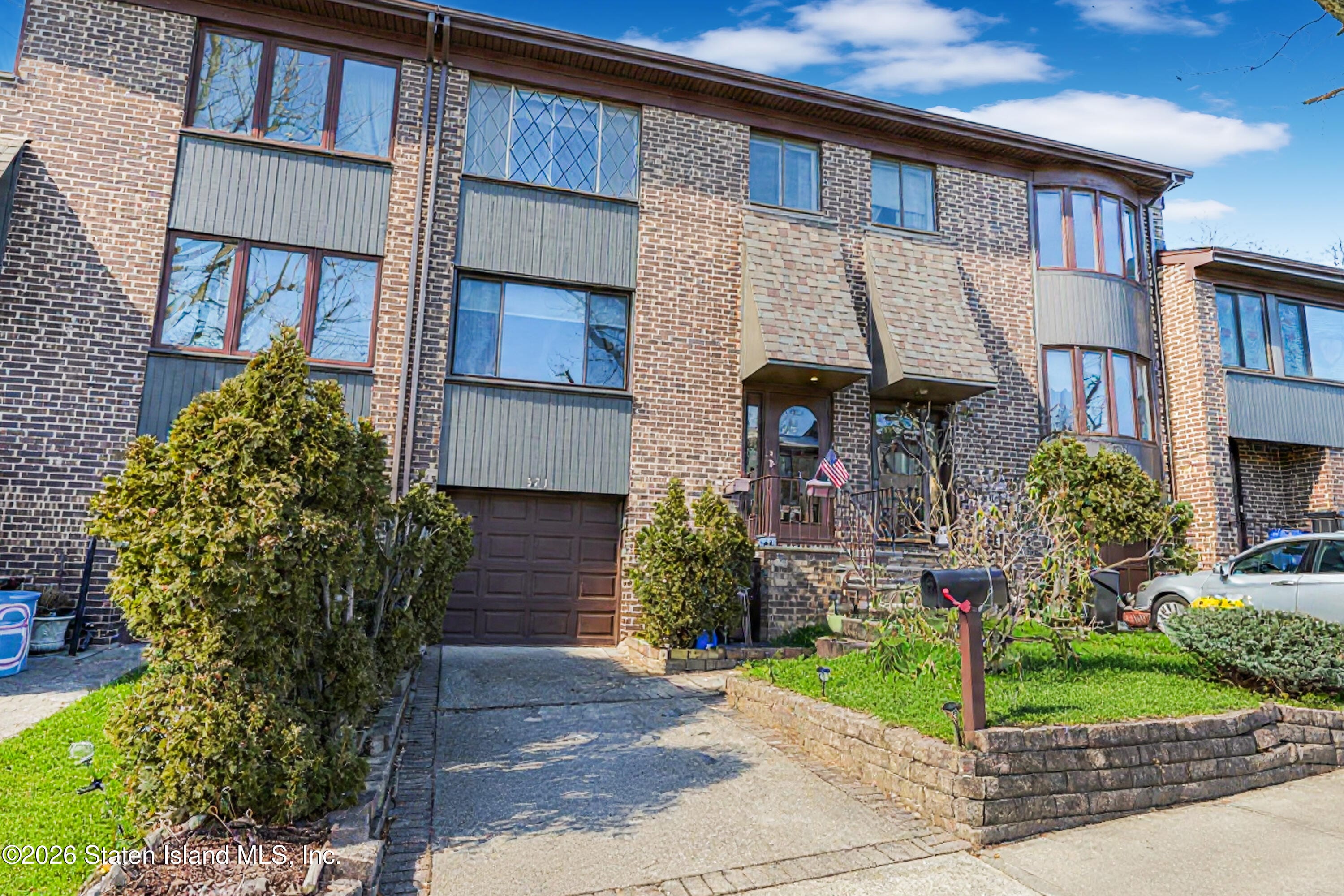 321 Hillbrook Drive Image 2