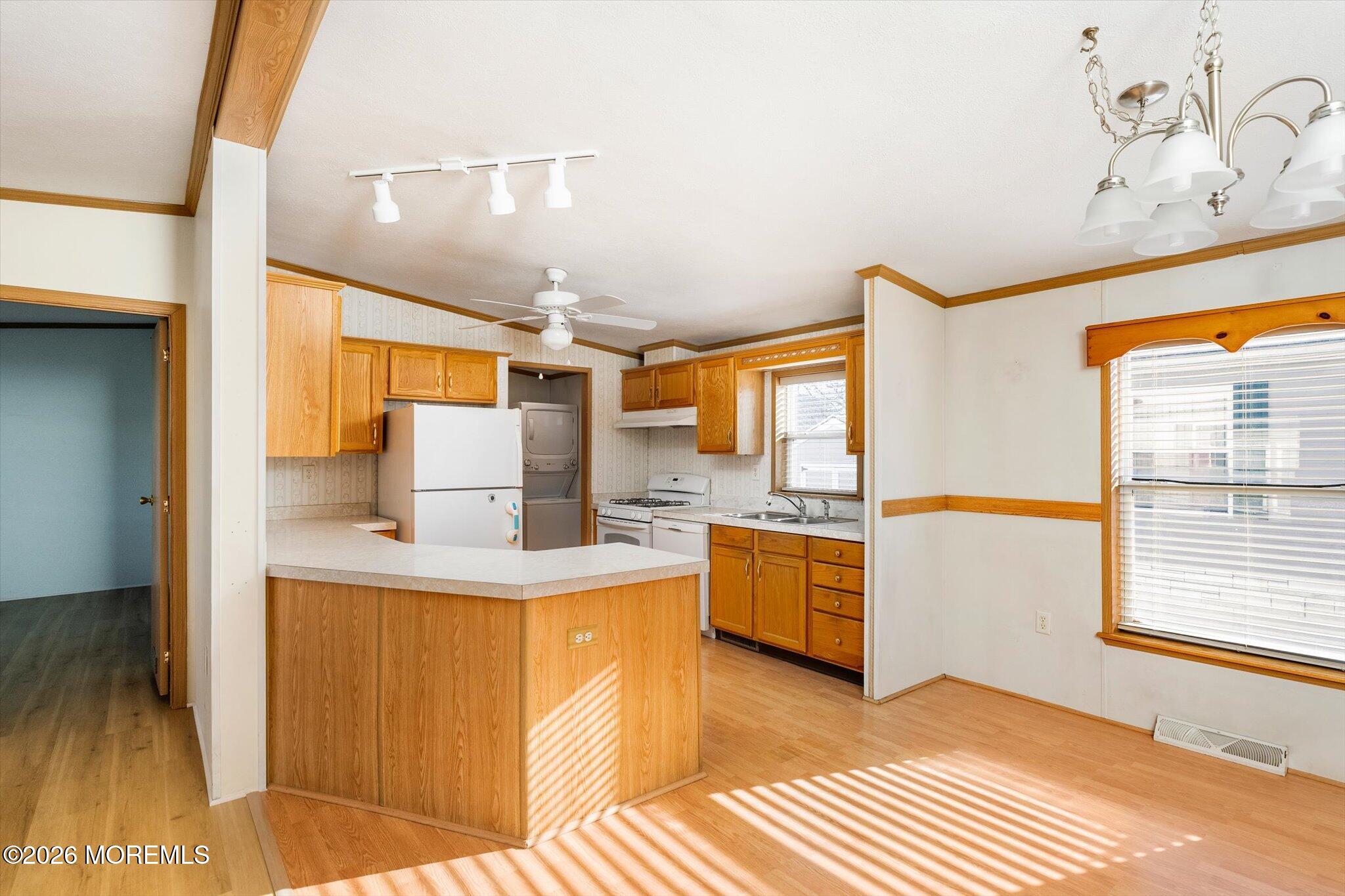 405 Maplehurst Court Image 5