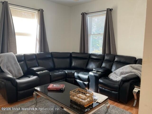 50 Hope Avenue Image 4