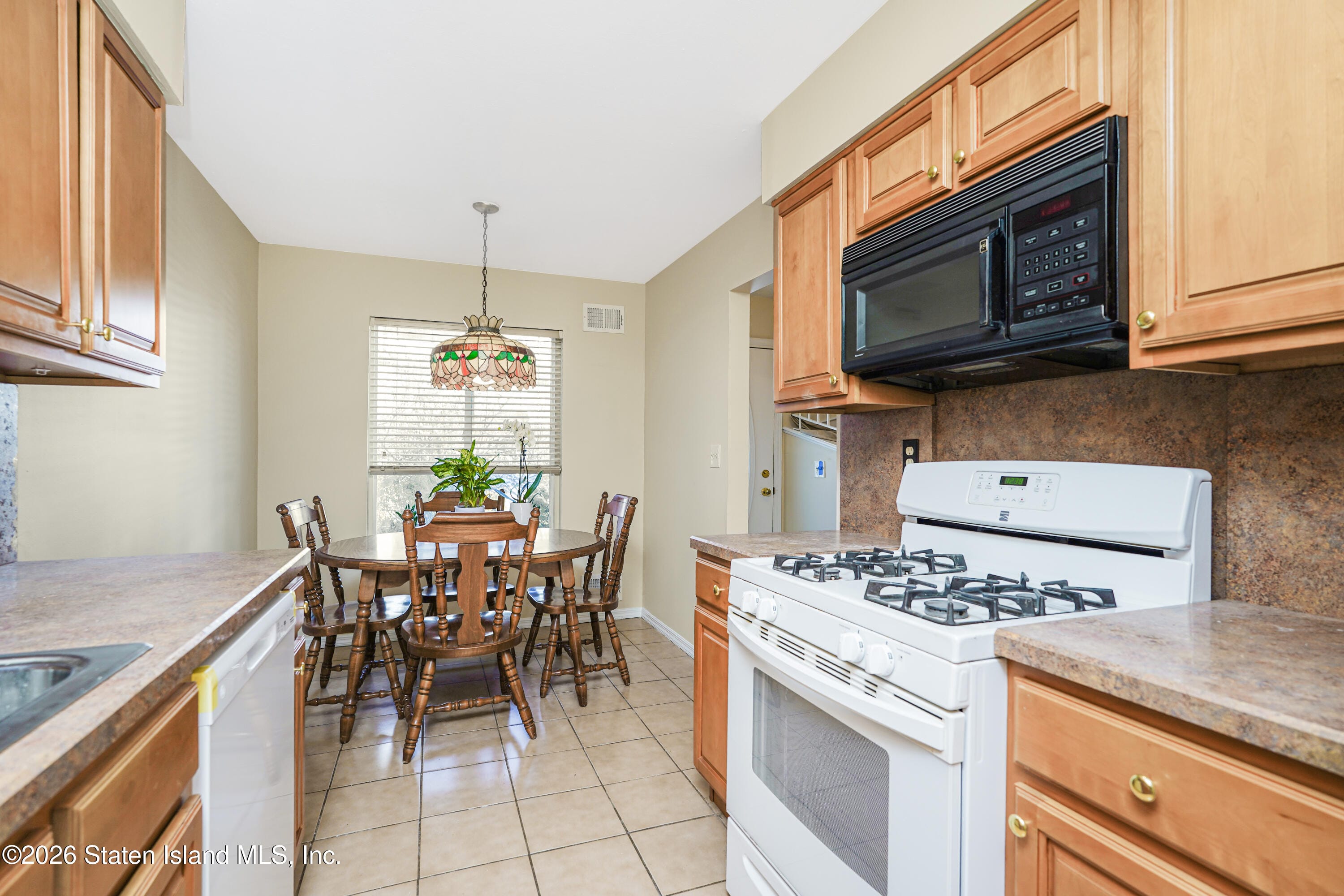 47 Fairlawn Loop, Staten Island, NY, 10308 image 10