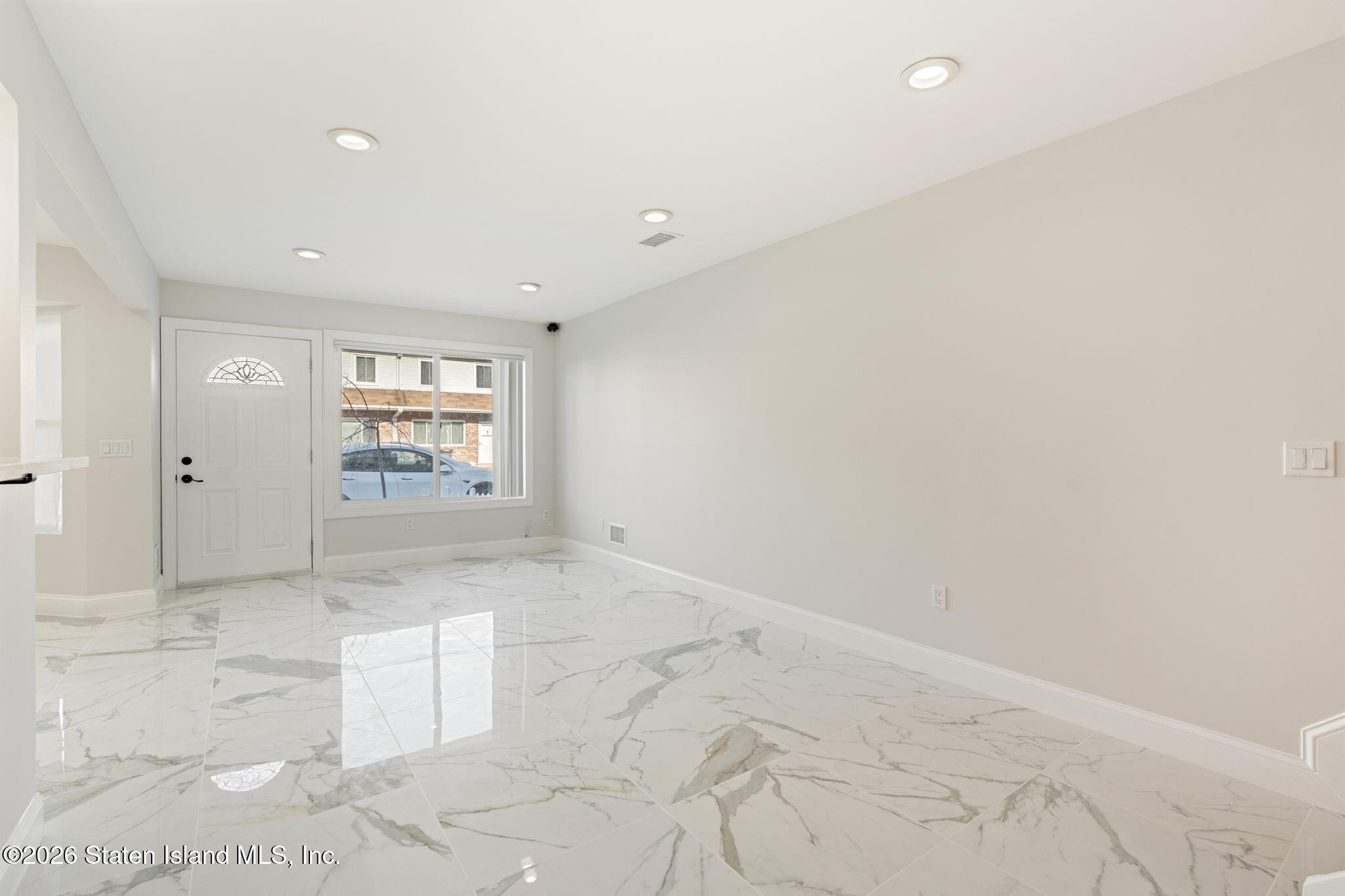 64 Country Drive, Staten Island, NY, 10314 image 8