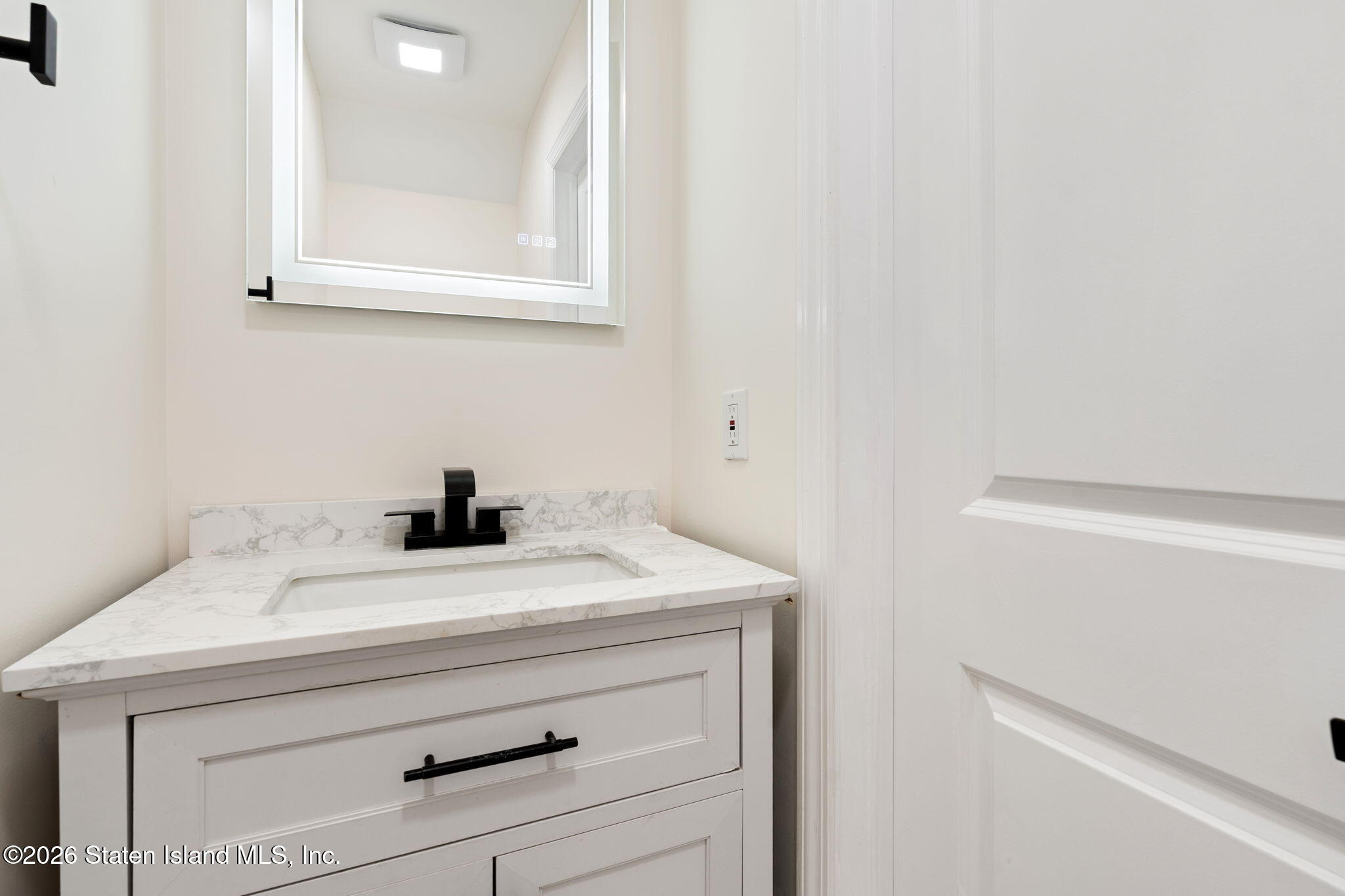 64 Country Drive, Staten Island, NY, 10314 image 9