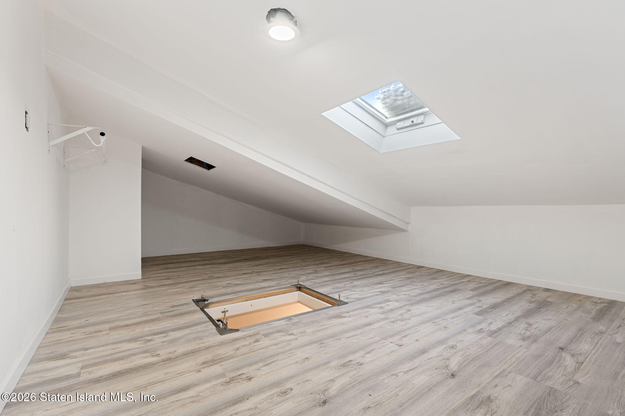 64 Country Drive, Staten Island, NY, 10314 image 12