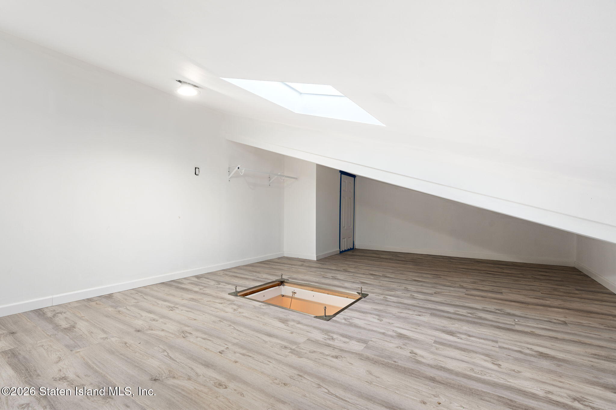 64 Country Drive, Staten Island, NY, 10314 image 13