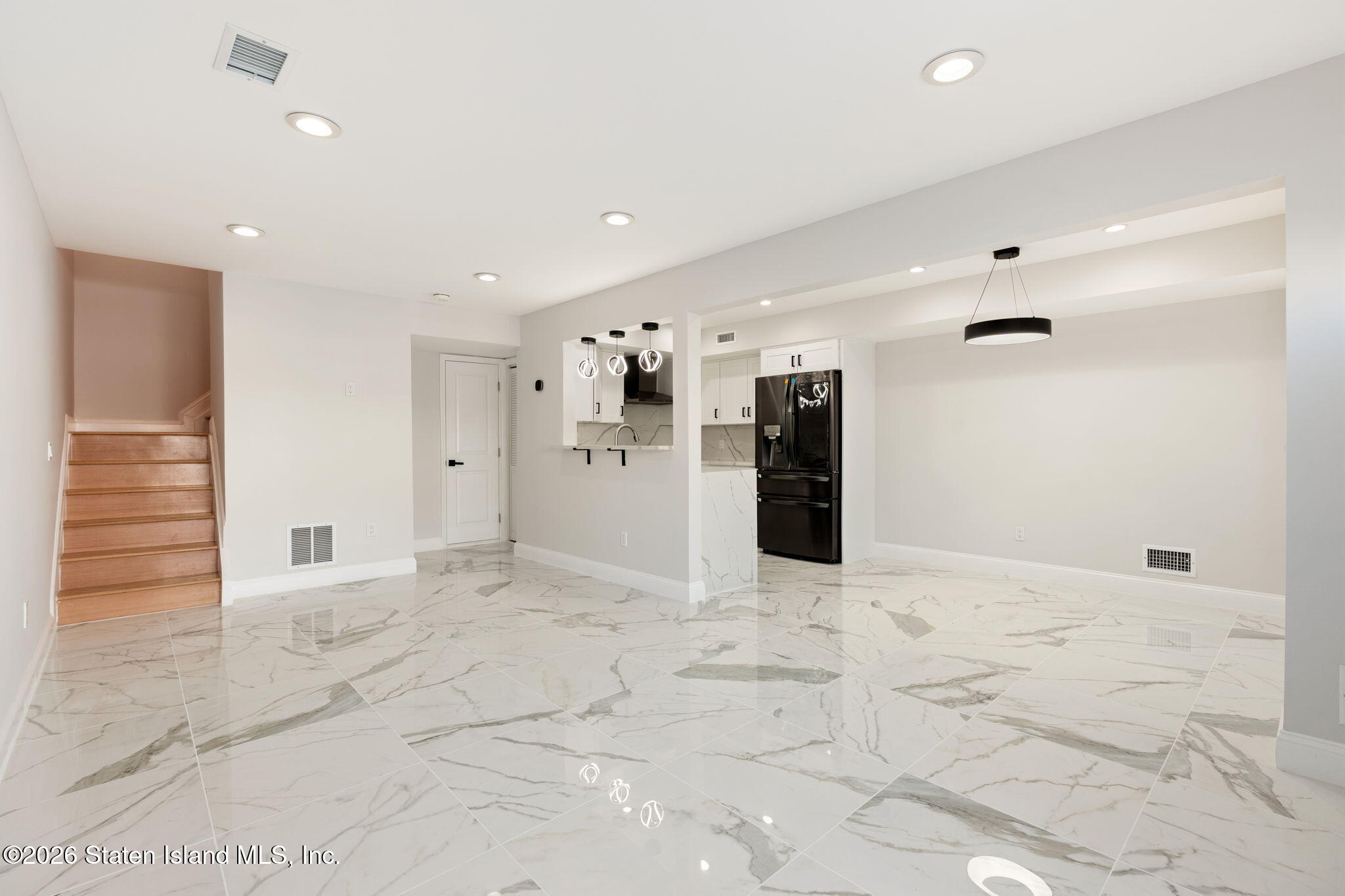 64 Country Drive, Staten Island, NY, 10314 image 16