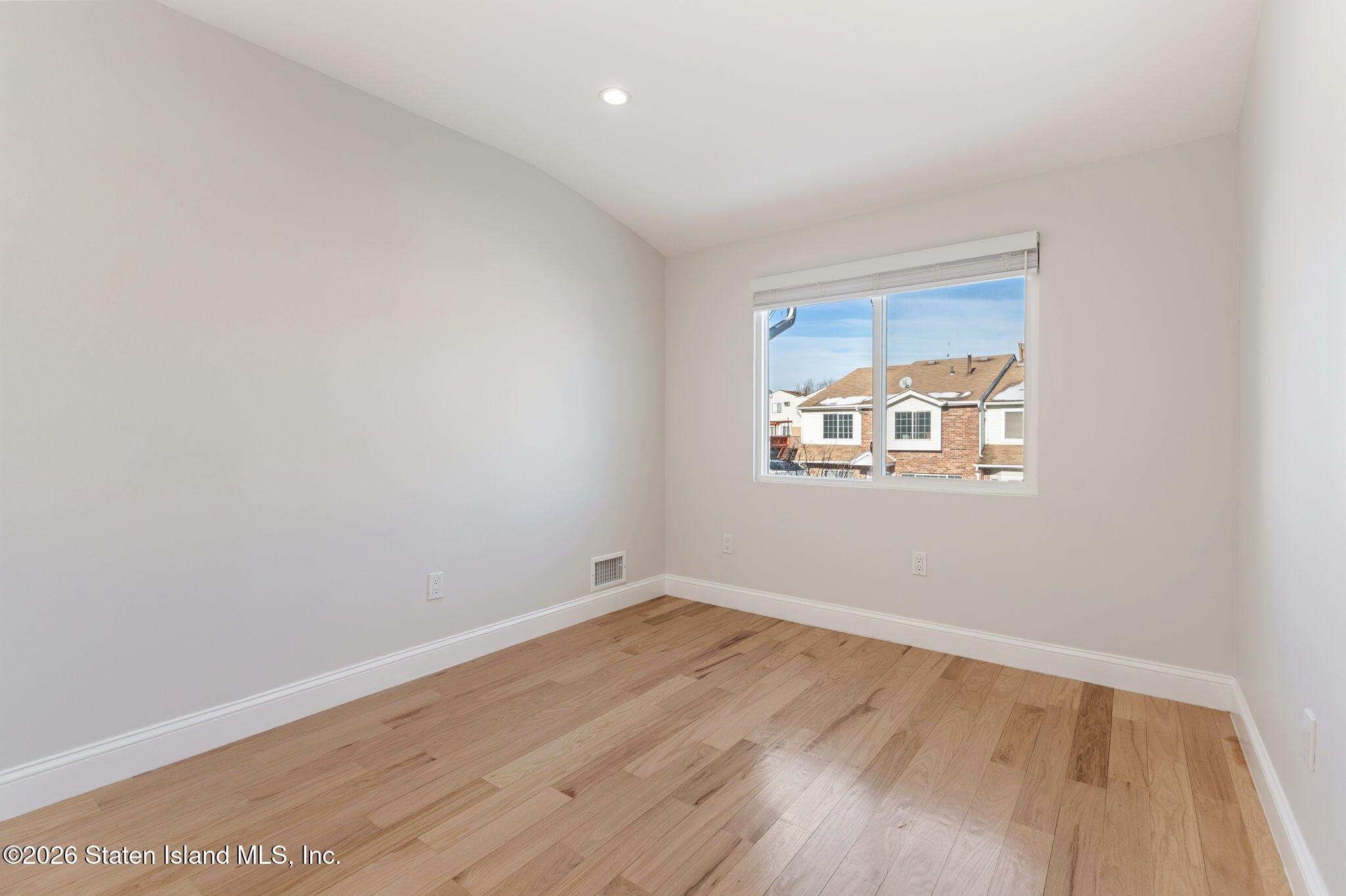 64 Country Drive, Staten Island, NY, 10314 image 20