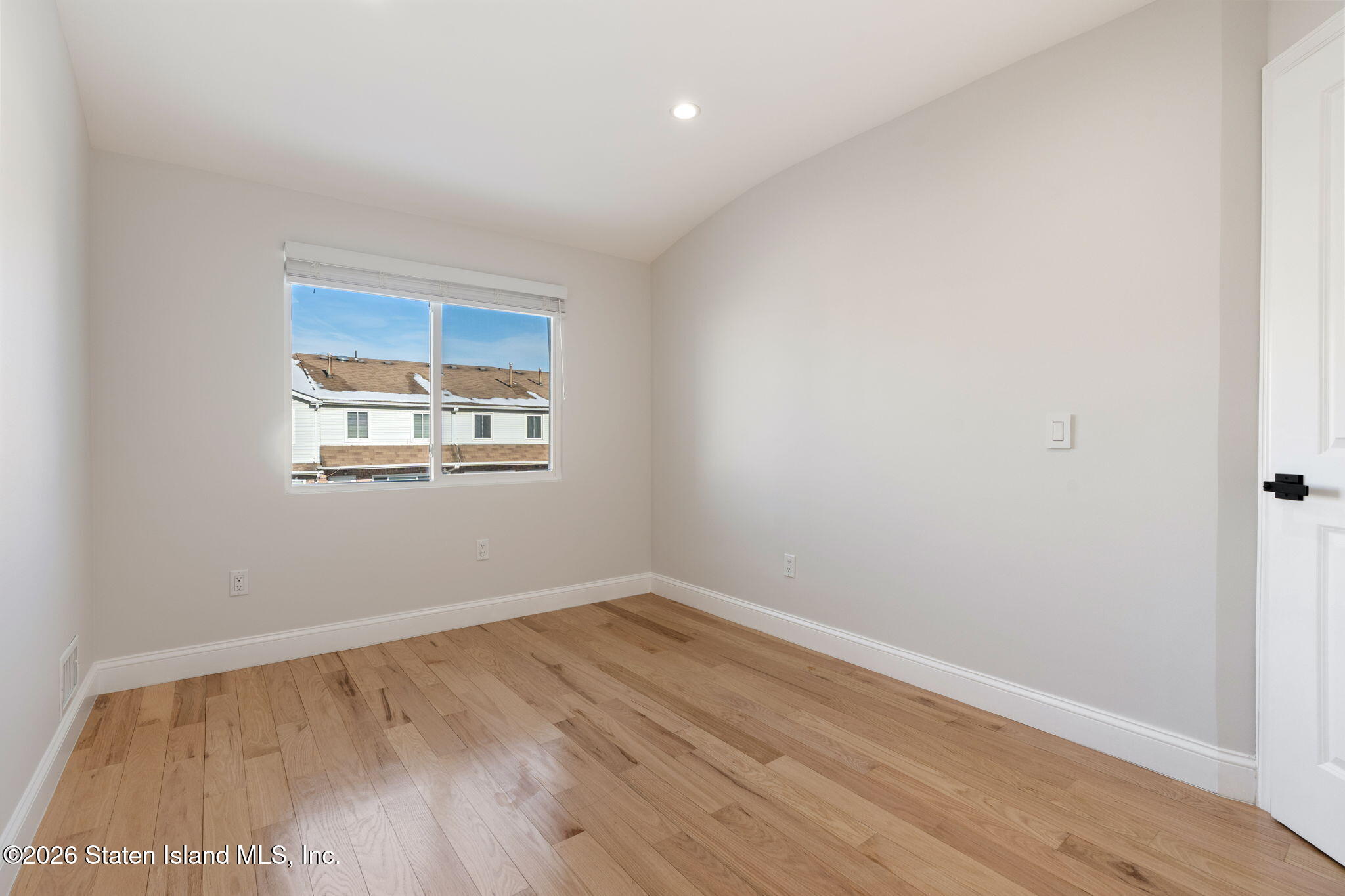 64 Country Drive, Staten Island, NY, 10314 image 21