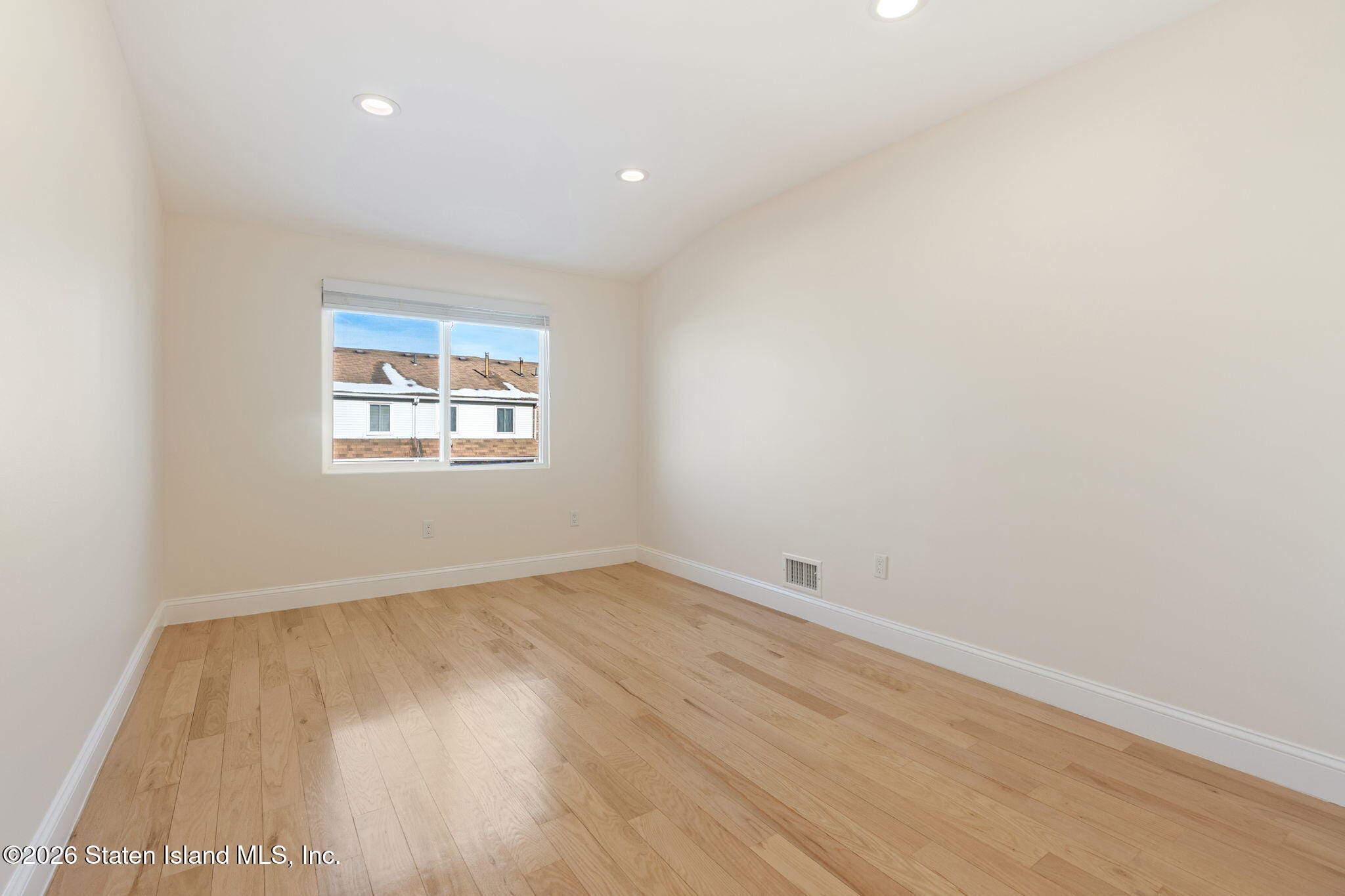 64 Country Drive, Staten Island, NY, 10314 image 24