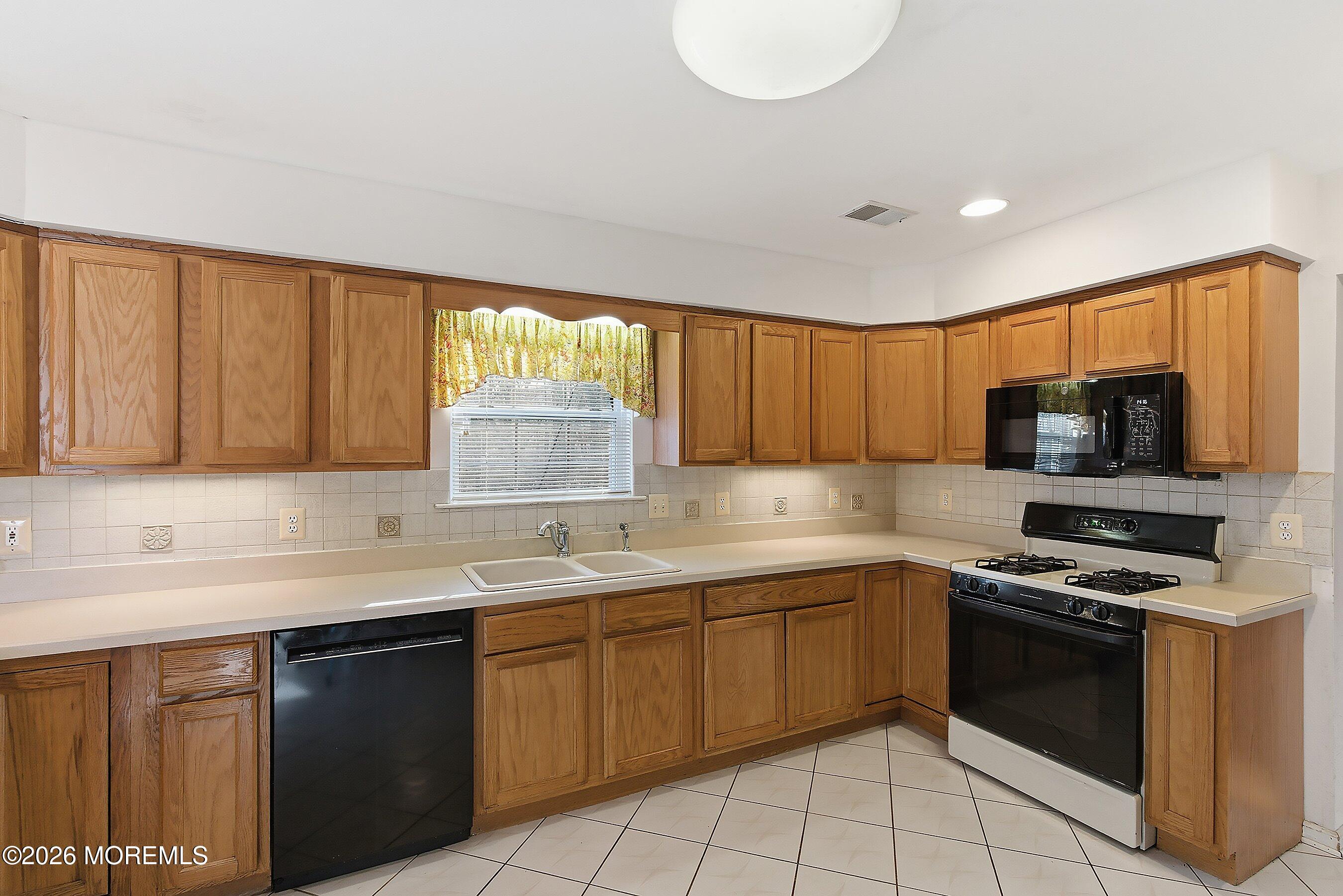 6 Katie Court, Lakewood, NJ, 08701 image 14