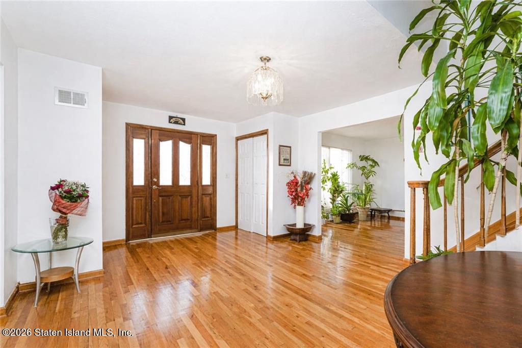 121 Dahlia Street Image 4