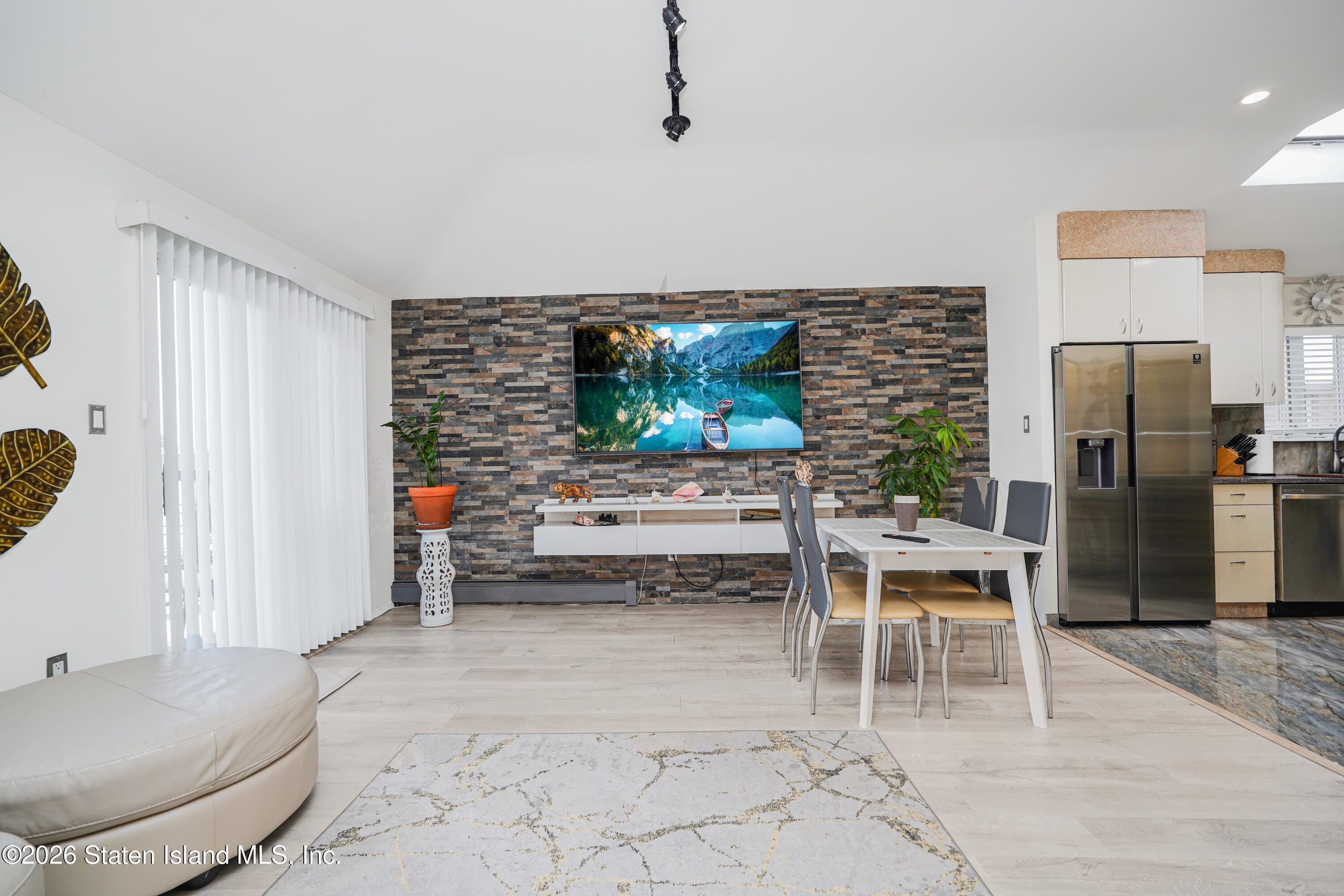 2274 Hendrickson Street E3 Image 3