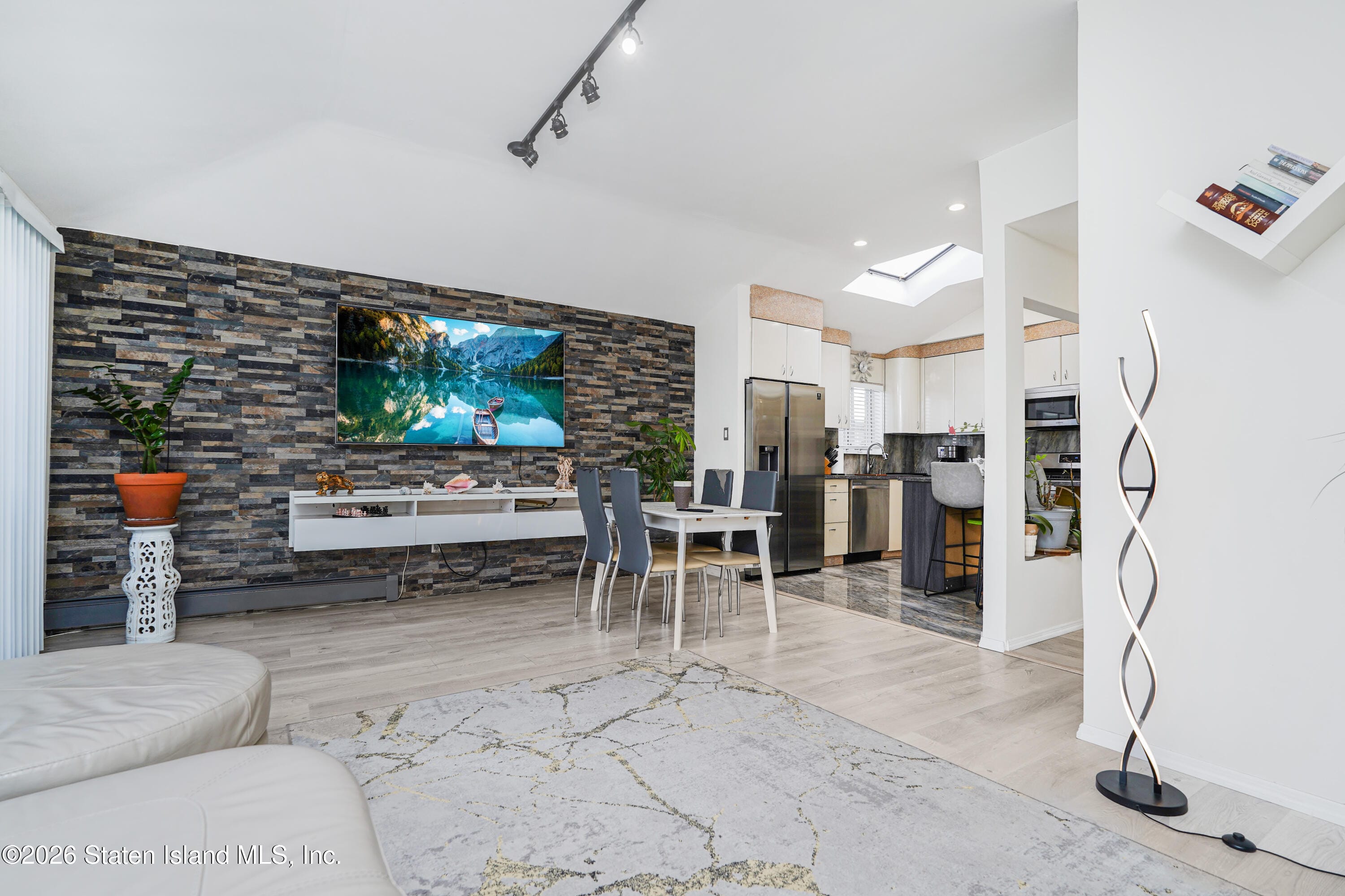 2274 Hendrickson Street E3 Image 2