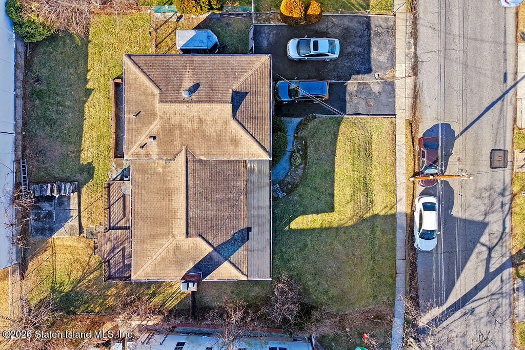 260 Armstrong Avenue Image 2