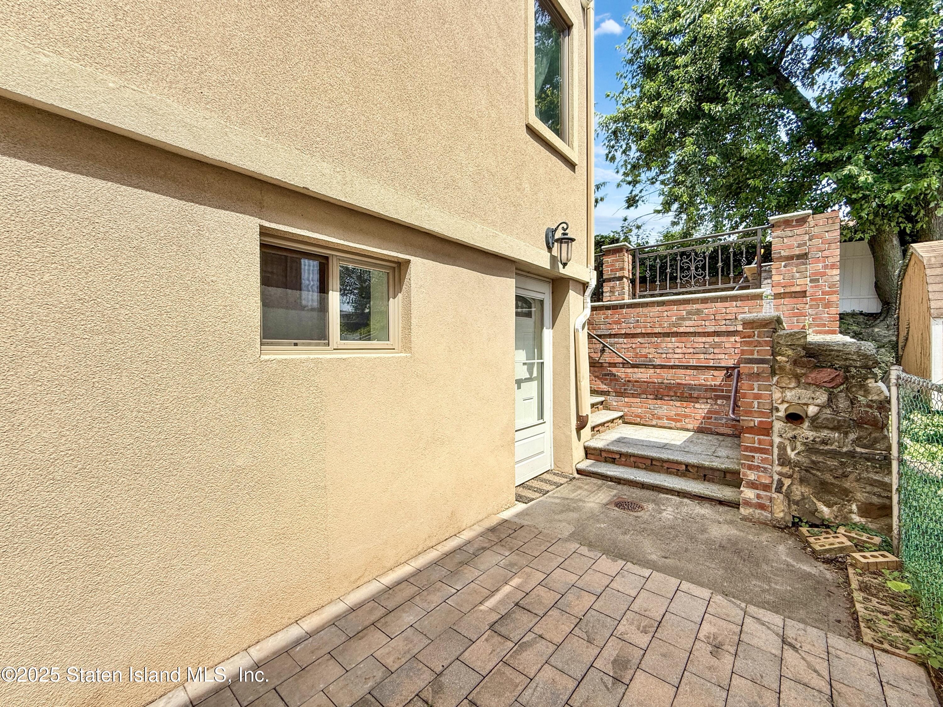 377 Hanover Avenue Image 3