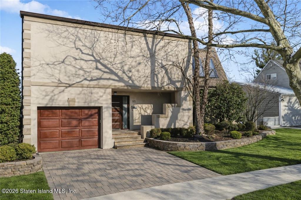 35 Hales Avenue Image 1