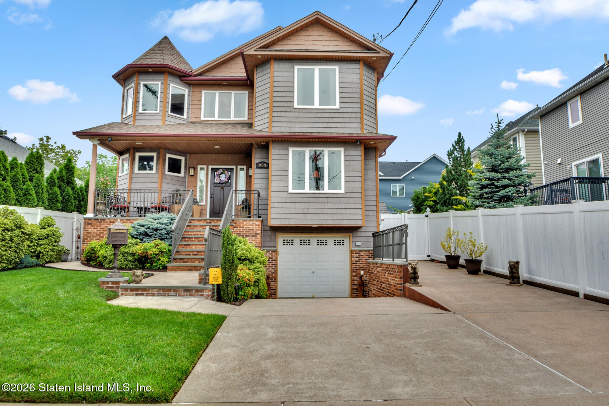 909 Jewett Avenue Image 2