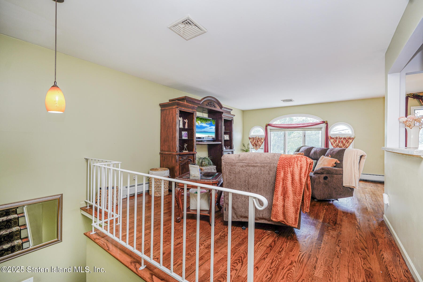 90 Hawley Avenue Image 5