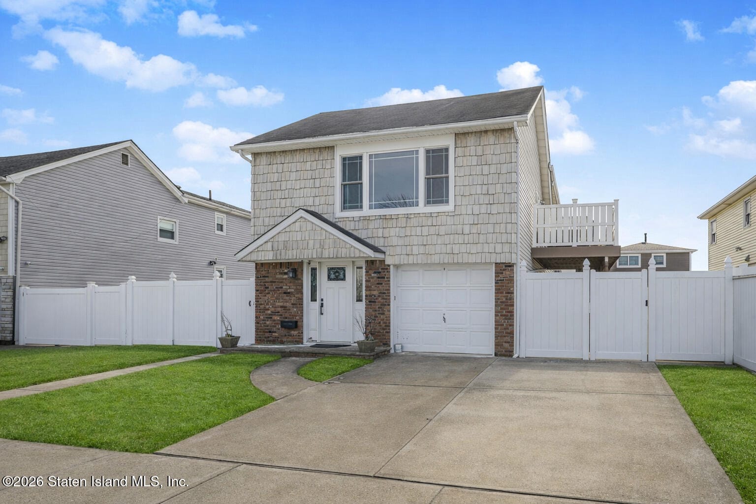 76 Berry Avenue Image 2