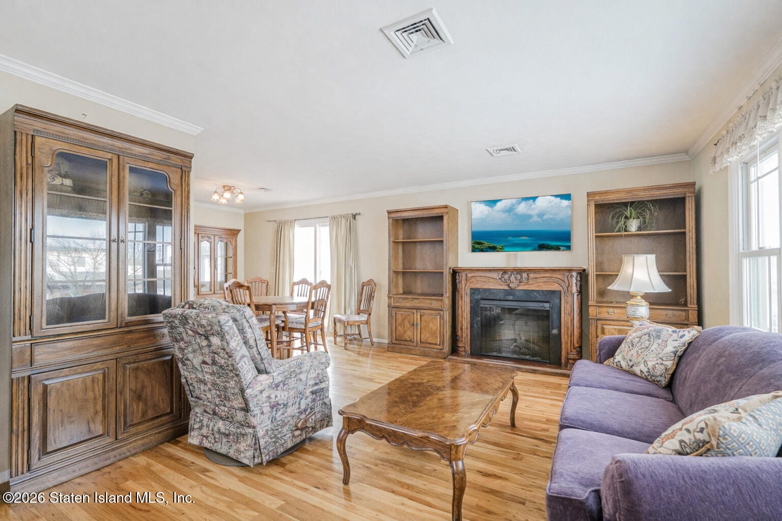 76 Berry Avenue Image 4