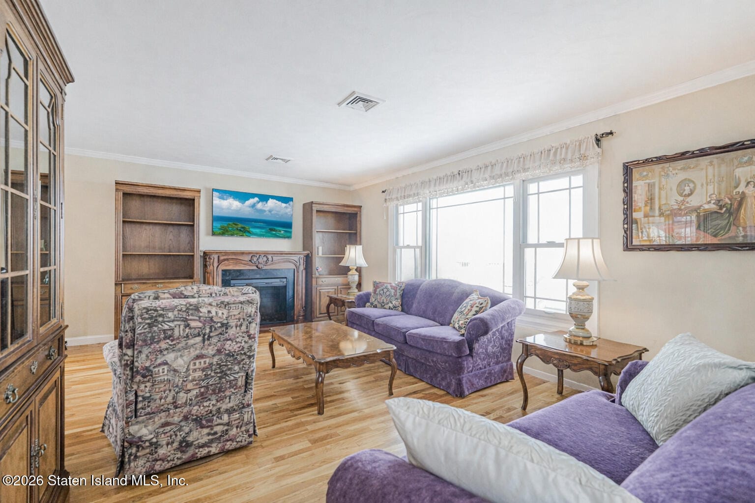 76 Berry Avenue Image 5