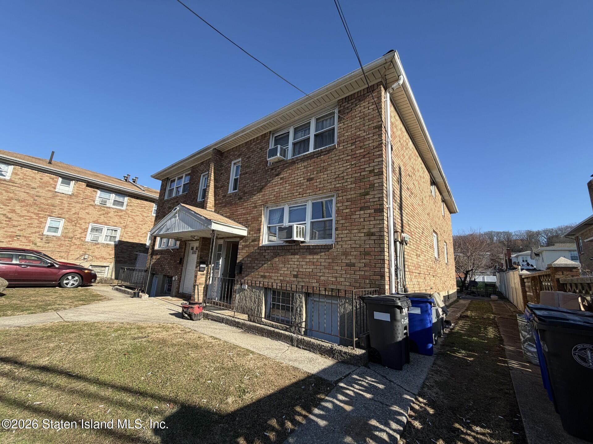 1393-1397 Clove Road Image 2