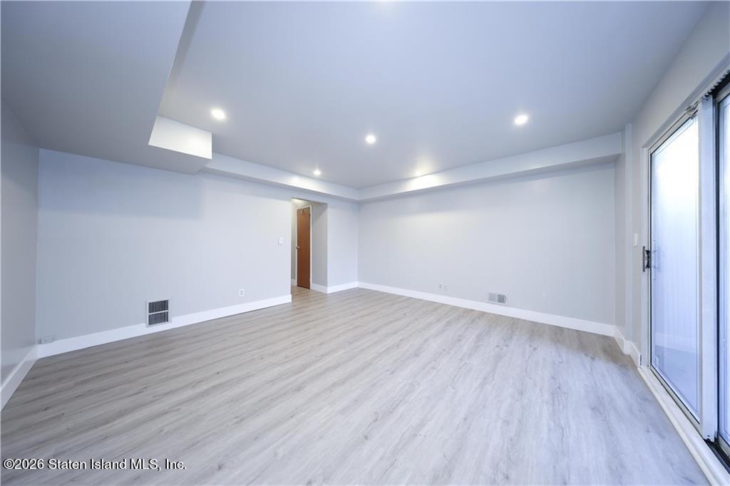 22 Francine Lane, Staten Island, NY, 10314 image 7