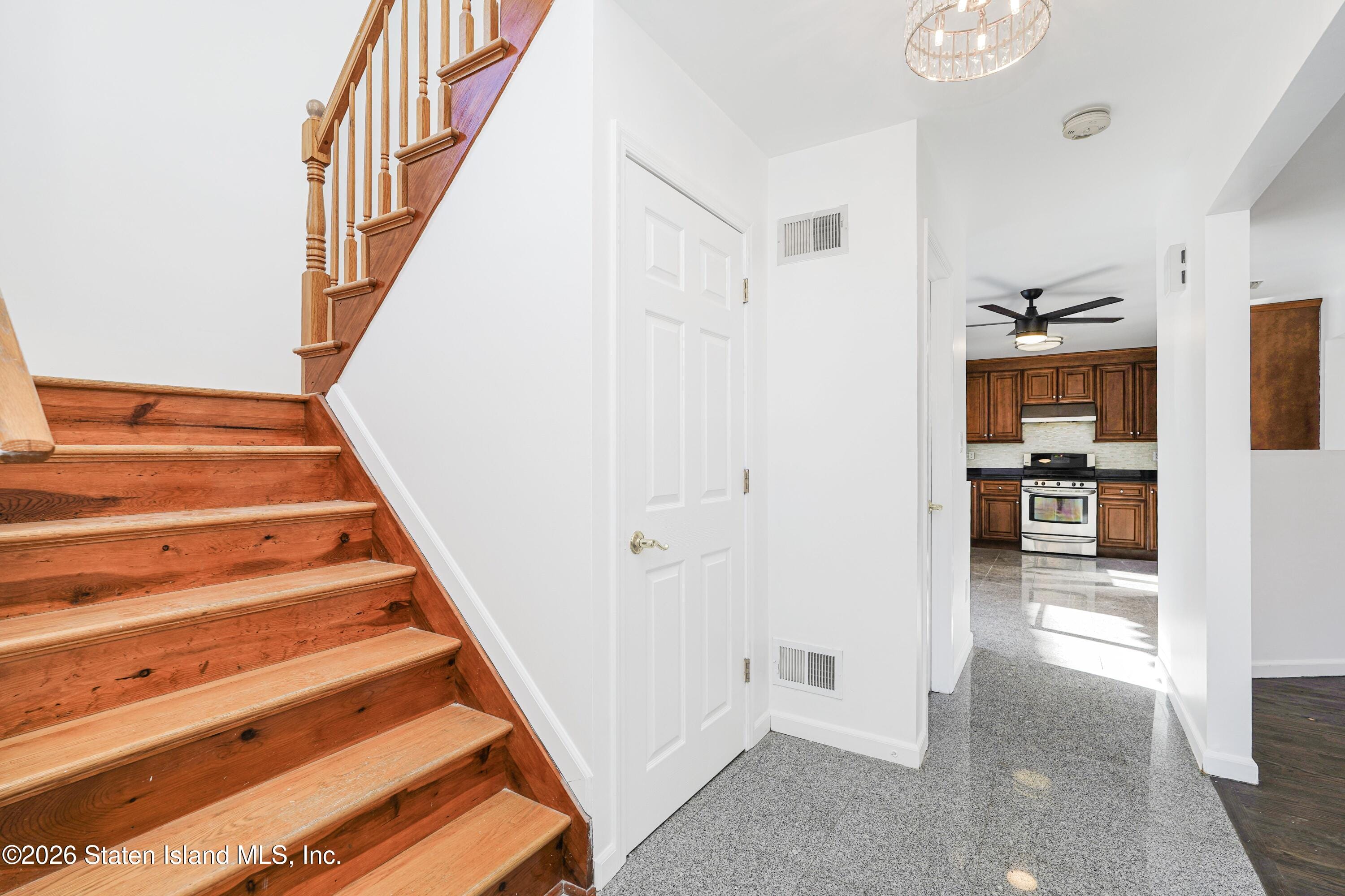 256 Eltingville Boulevard Image 4