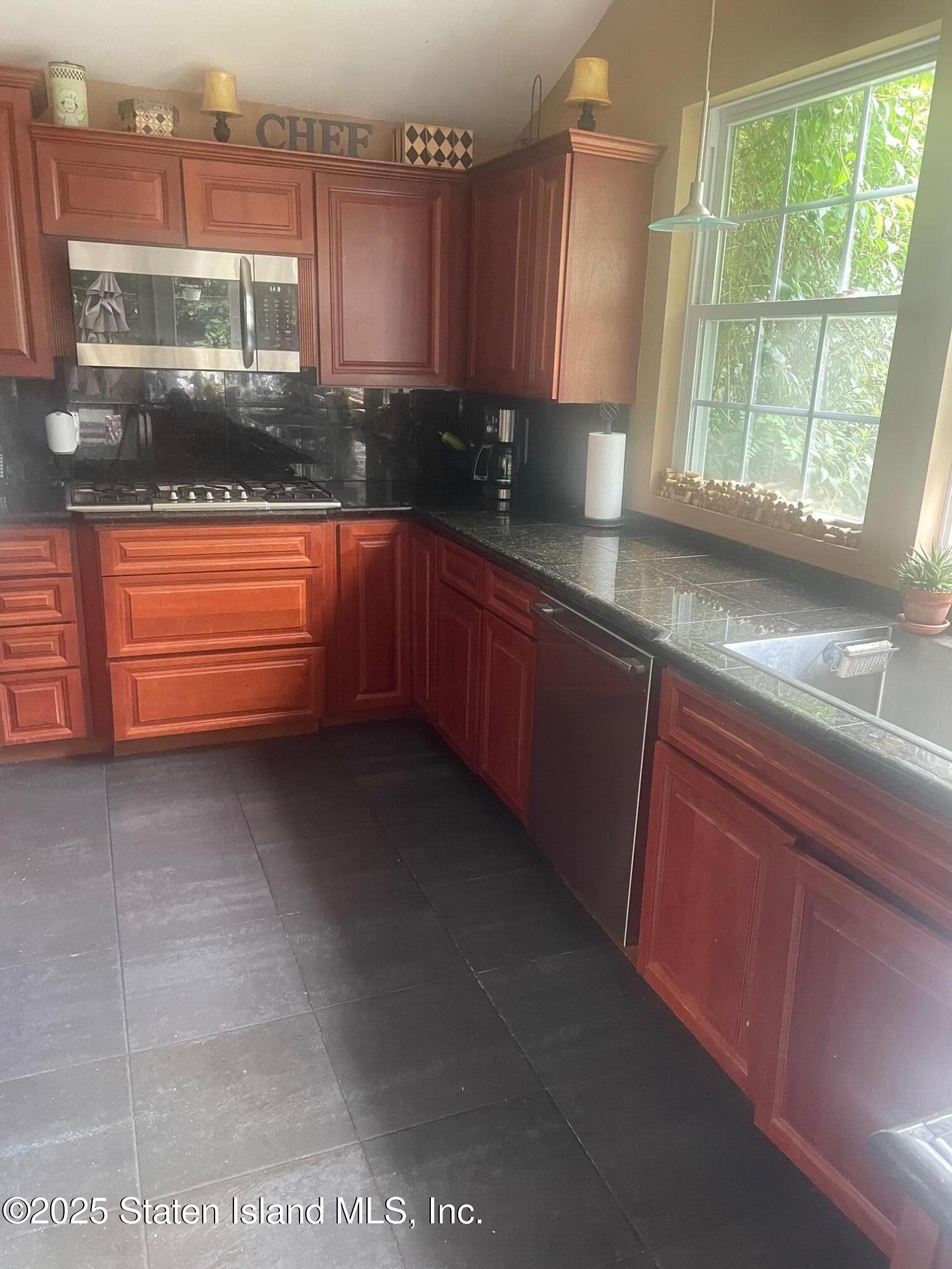 16 Stevenson Place Image 2