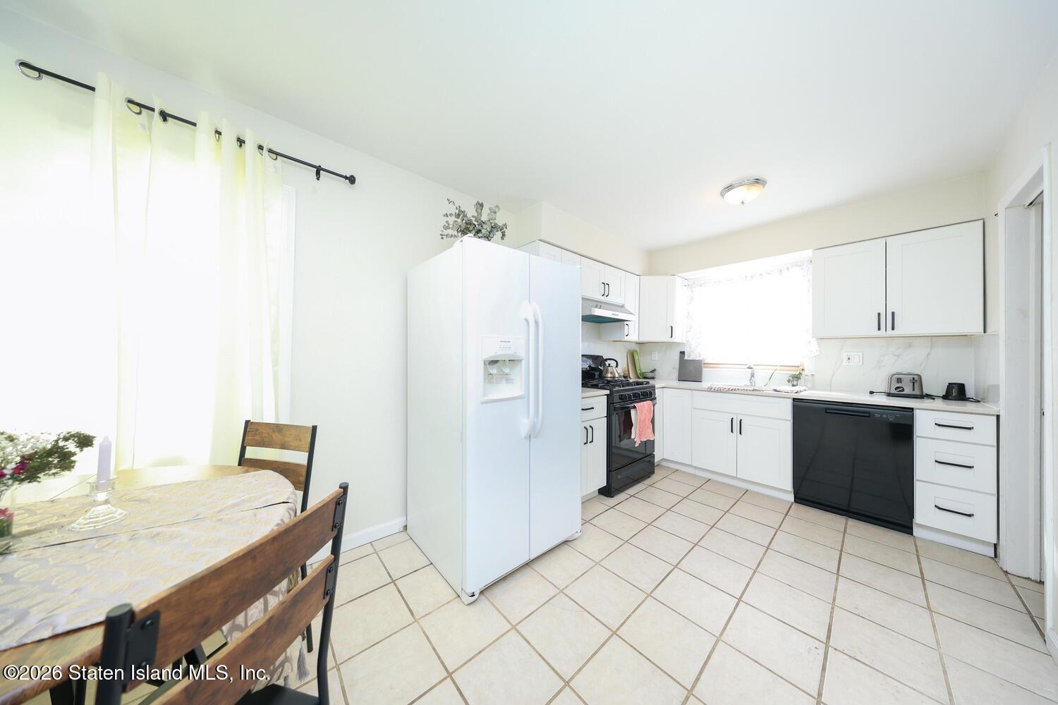 369 Burgher Avenue, Staten Island, NY, 10305 image 18