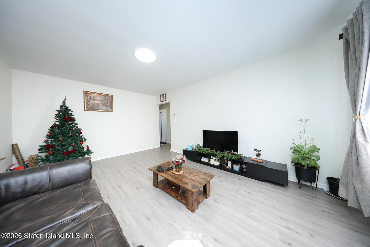 369 Burgher Avenue, Staten Island, NY, 10305 image 13