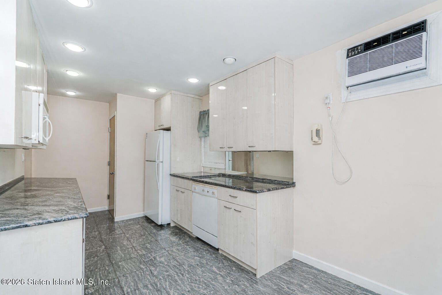 678 Bement Avenue, Staten Island, NY, 10310 image 16