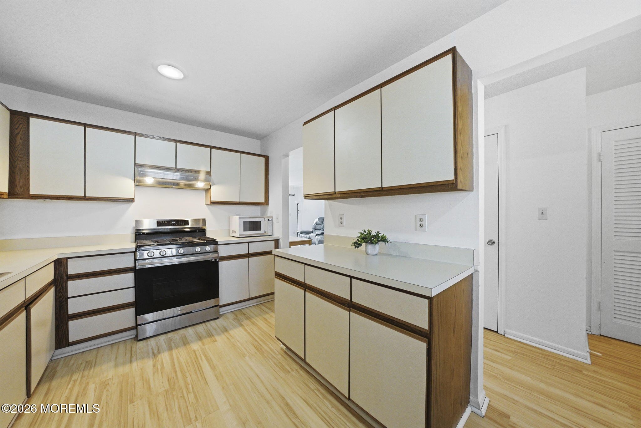 99 Woodmere Drive 705, Sayreville, NJ, 08859 image 17