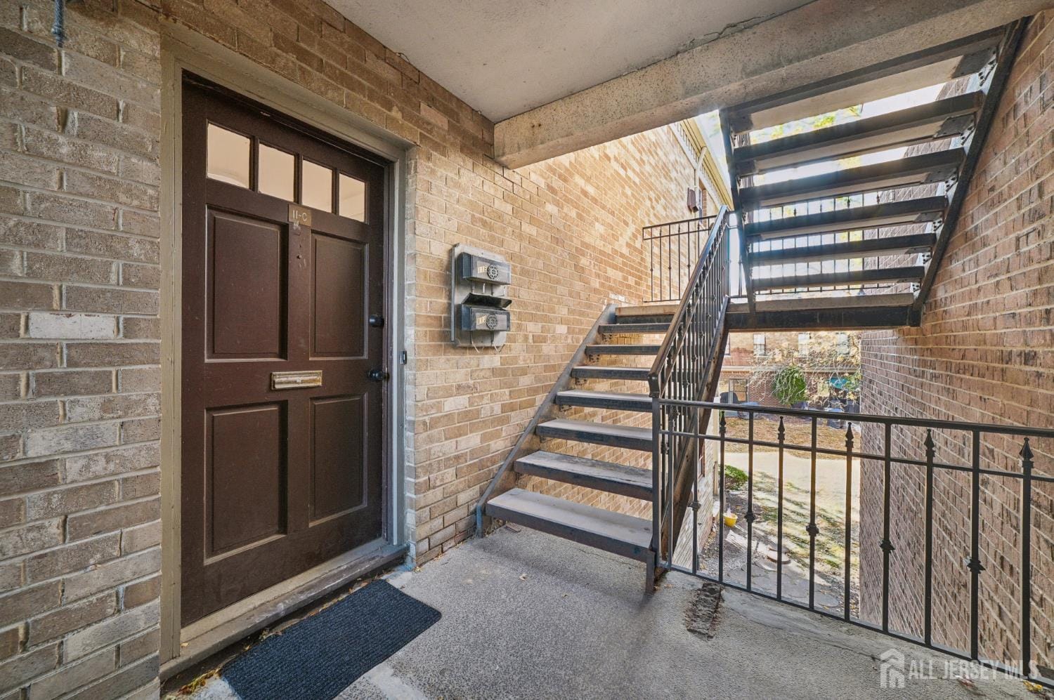 323 Gill Lane 11C Image 2