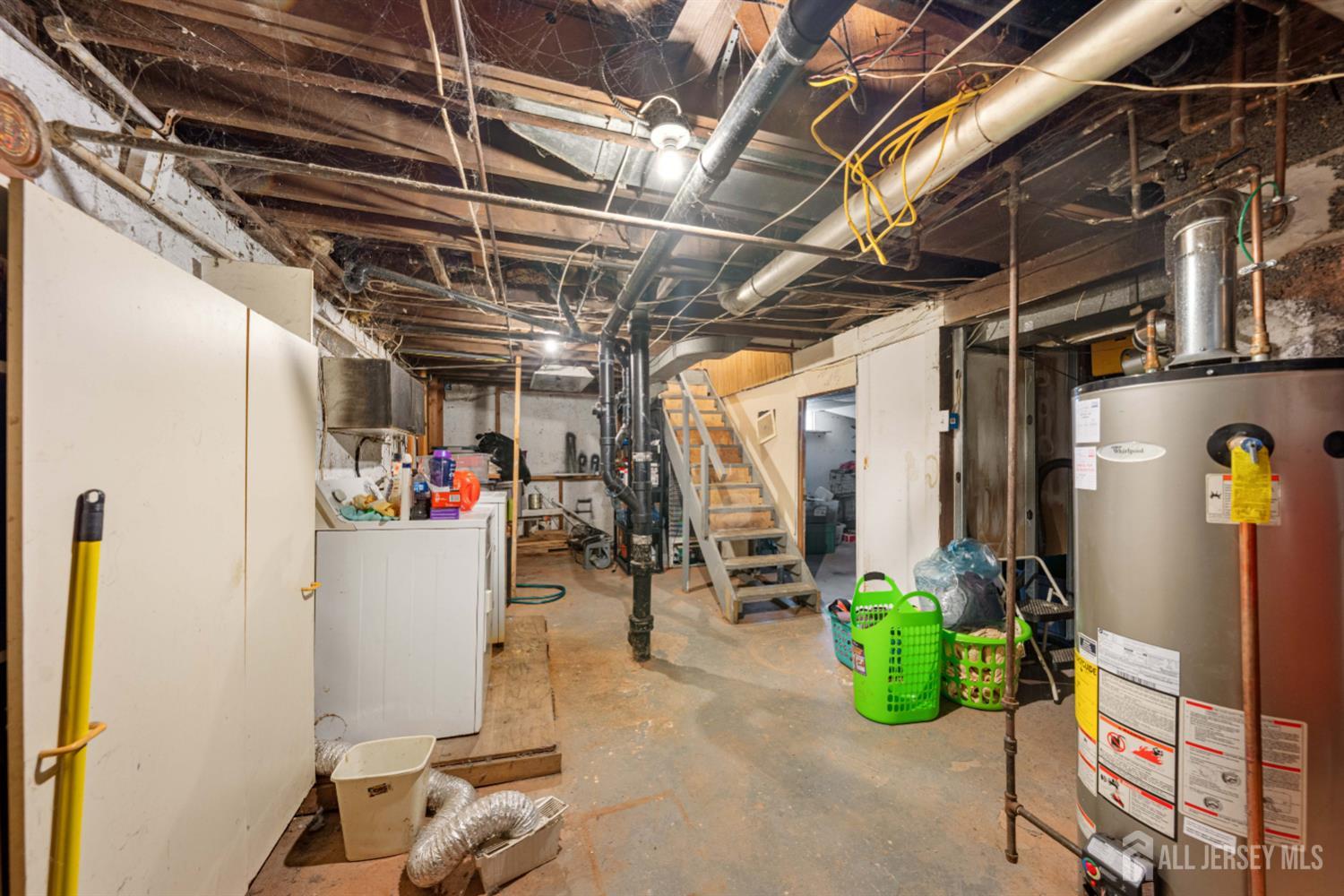 81 Larch Street, Port Reading, NJ, 07064 image 24