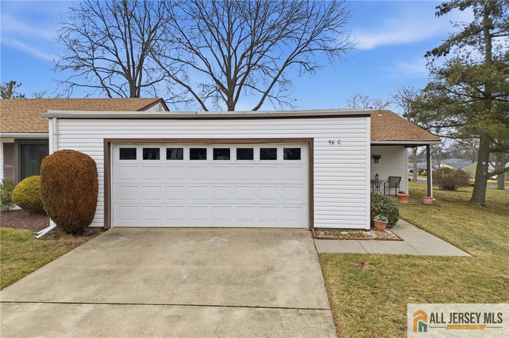 96 Salix Plaza C Image 2